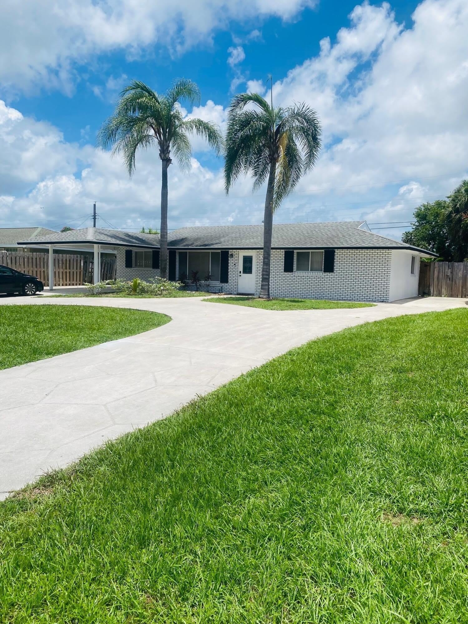 4295 Crestdale Street – photo 2