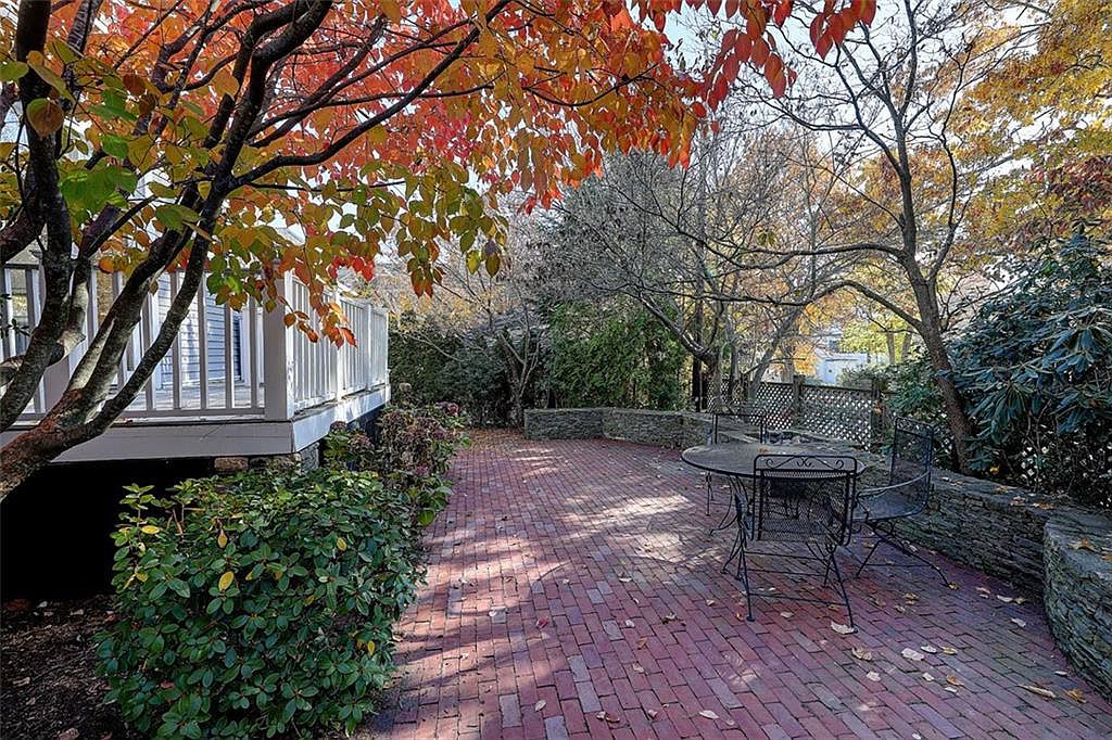 123 Benevolent Street – photo 4