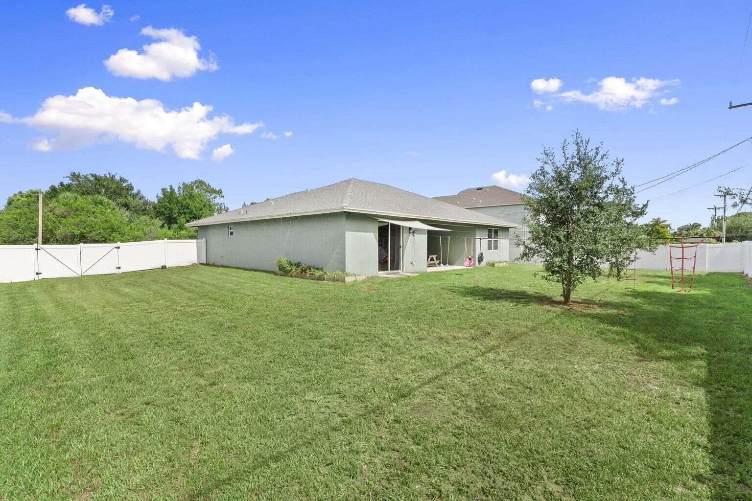 601 Sw S Quick Circle – photo 2