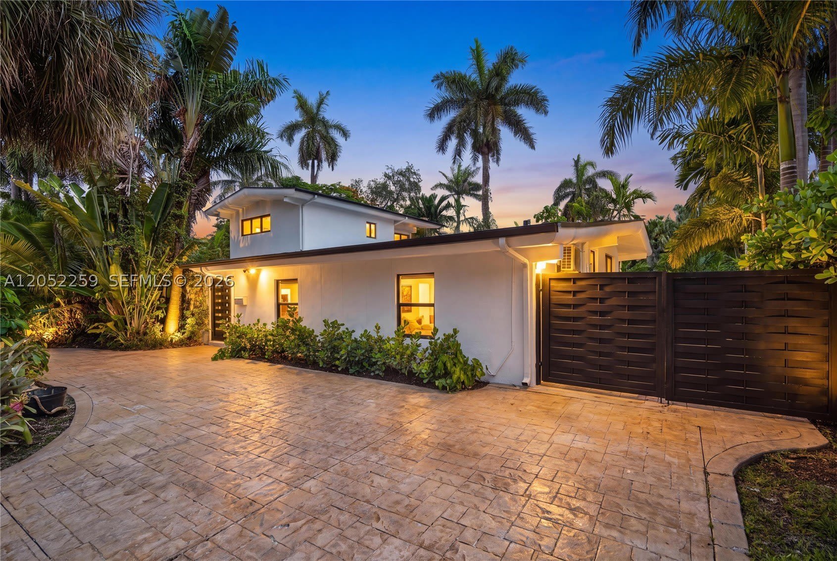 7810 Beachview Dr – photo 2