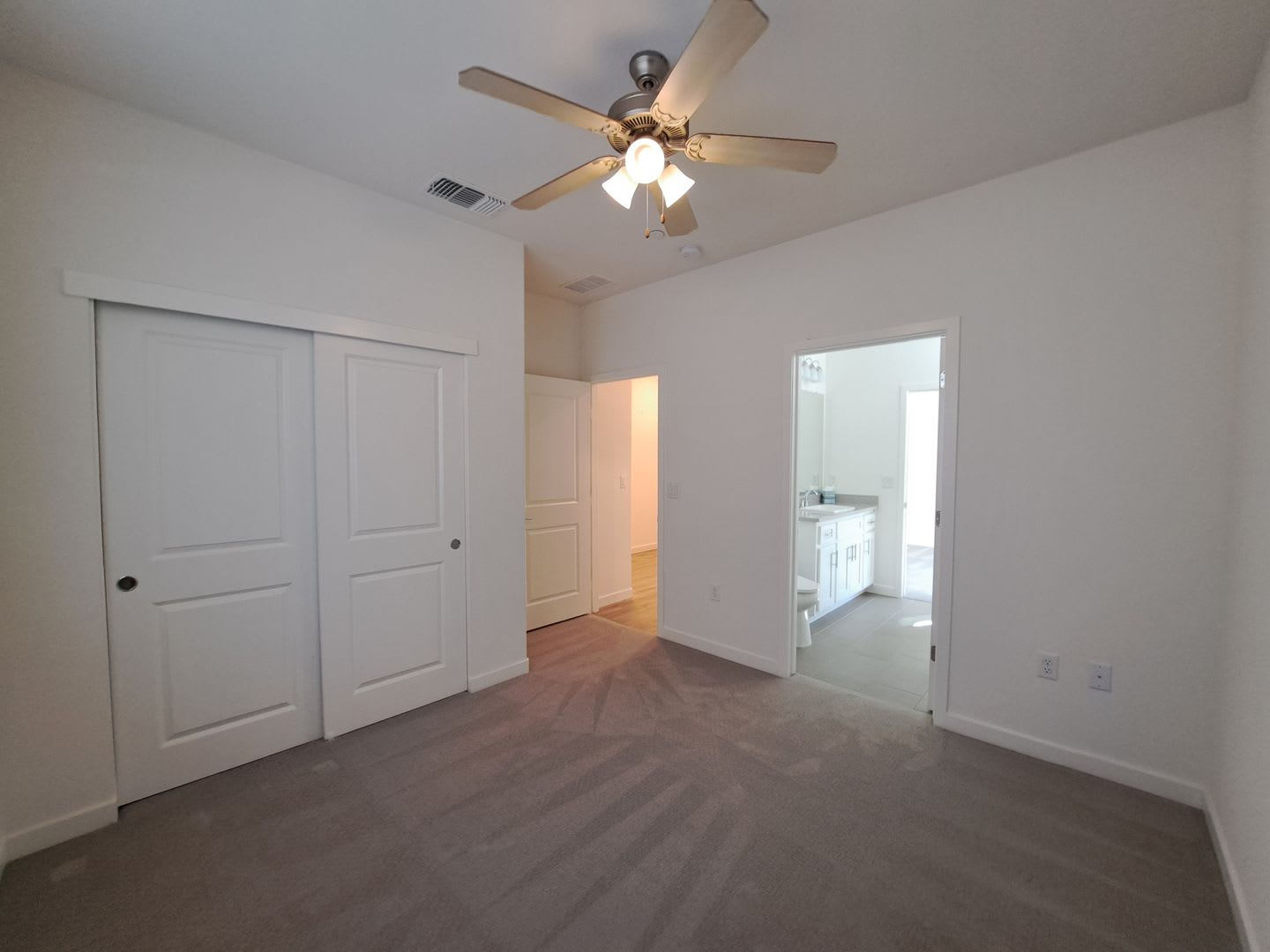 Gorgeous Smart Home is Clean & Loaded! – photo 5