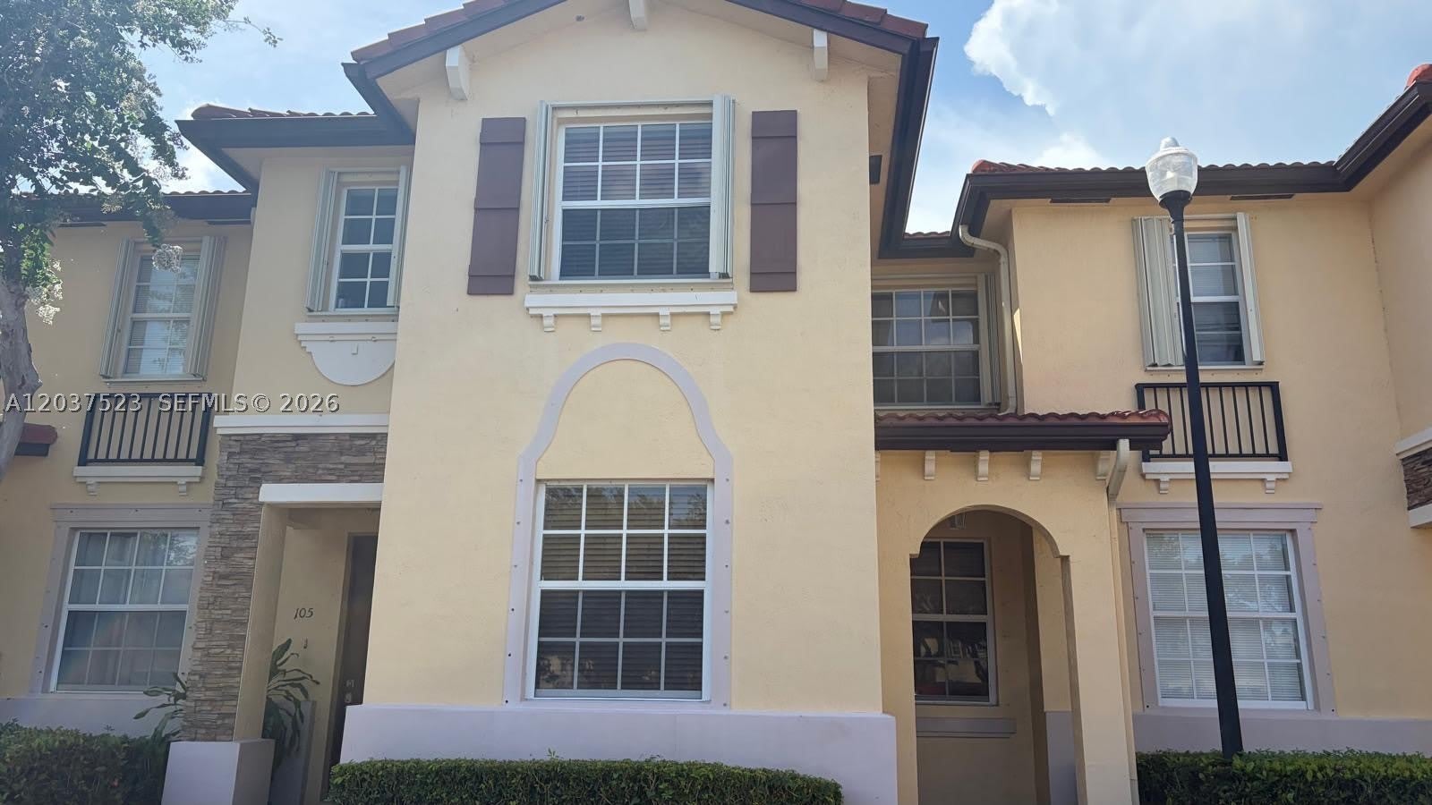 1690 NE 33rd Ave – photo 1