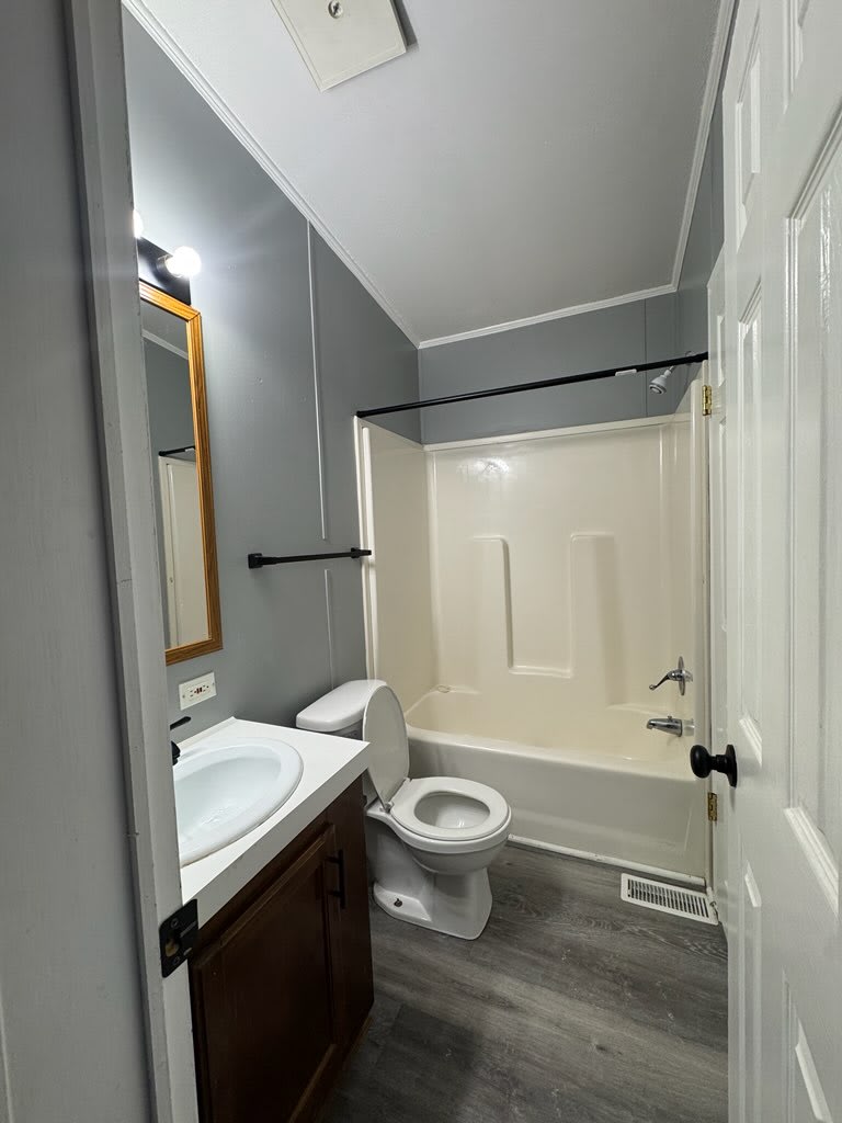 150 Oak Street – photo 2