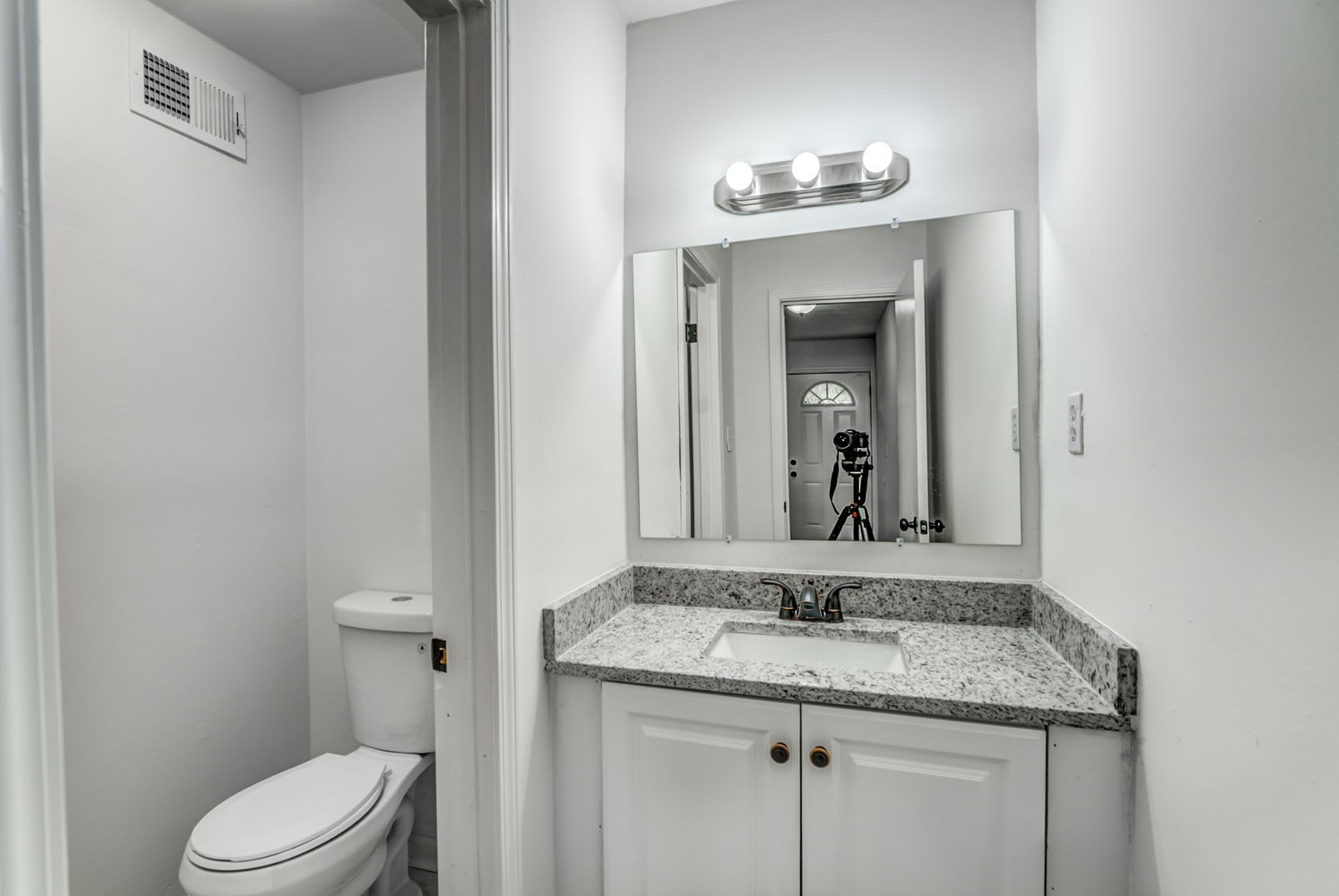 3240 Debby St – photo 3