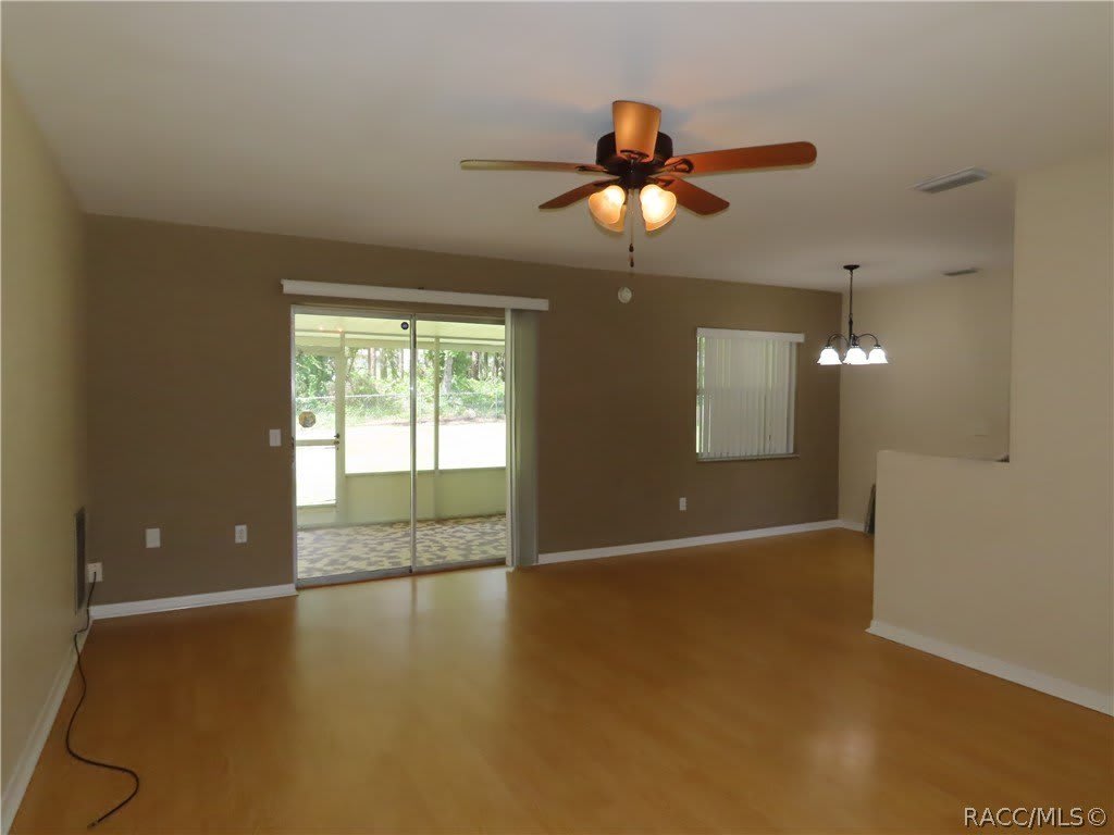 6633 E Holly Street – photo 3
