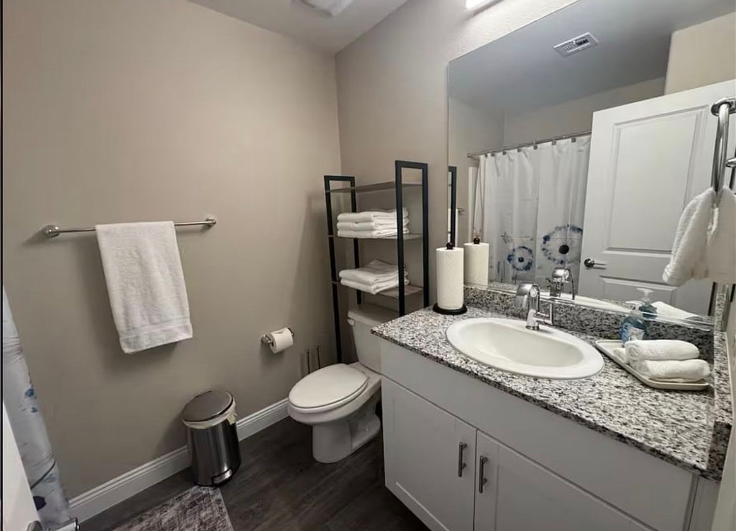 Charming 3BR Townhome in Las Vegas – photo 4