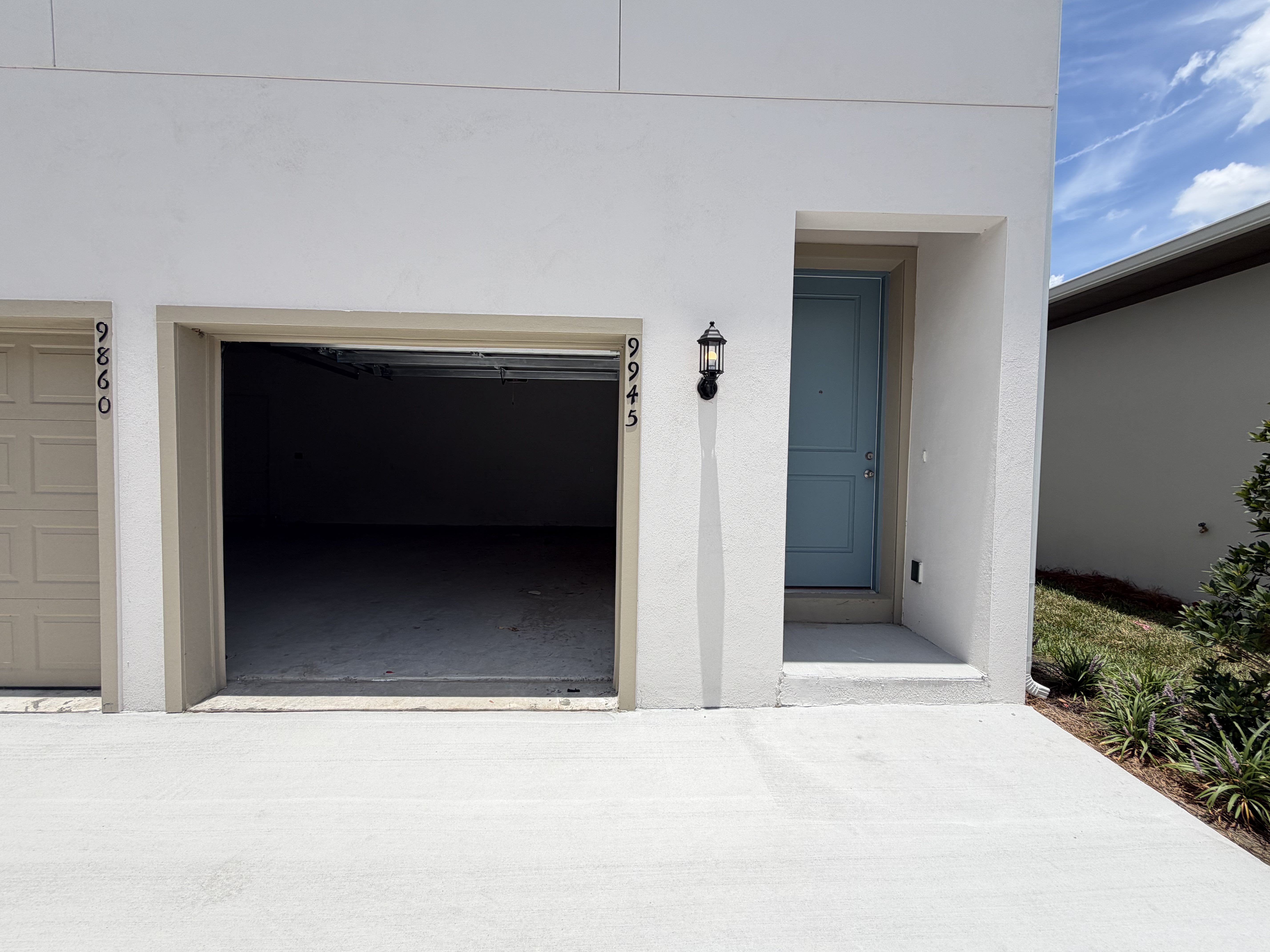 9860 Peebles St – photo 2