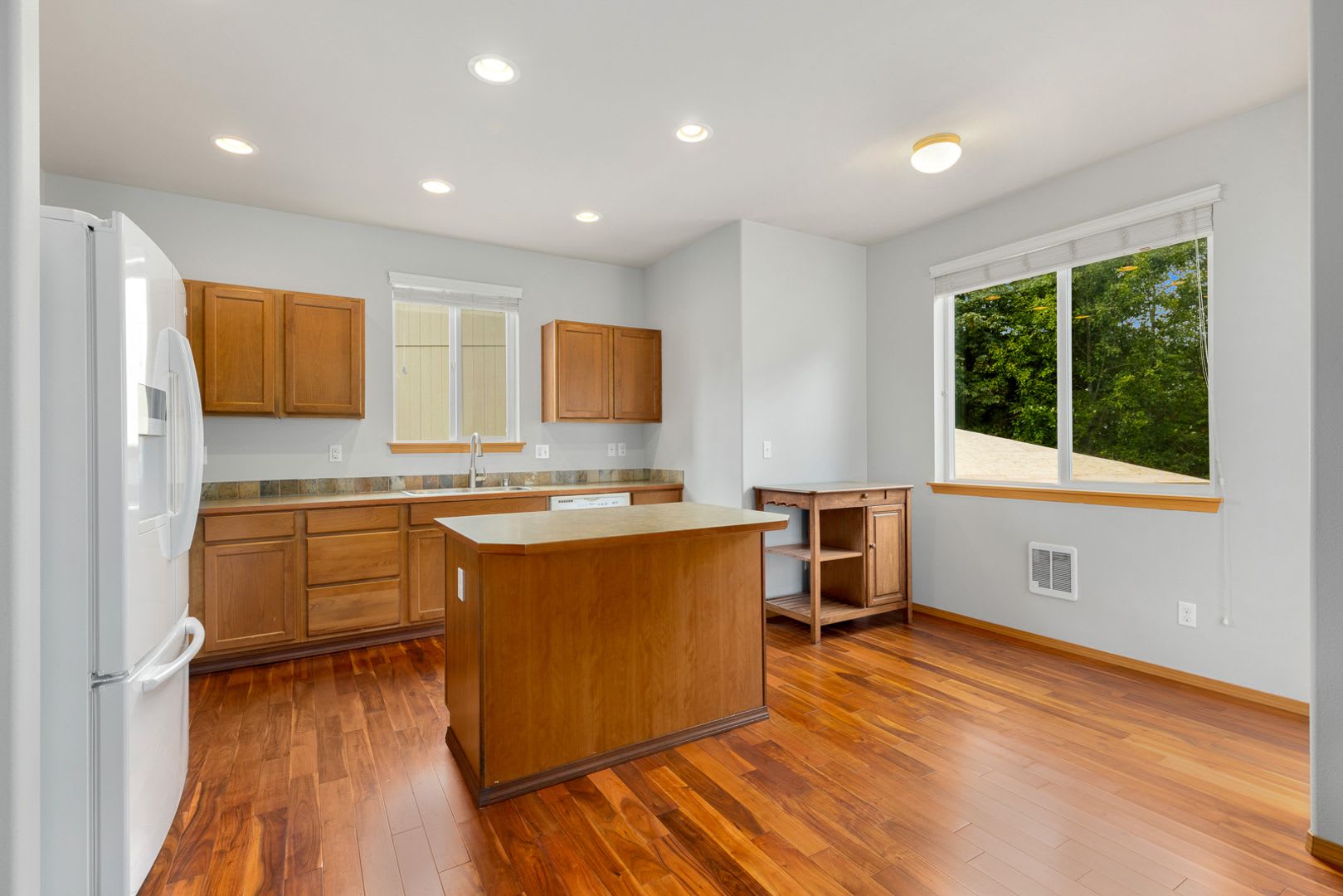 Bothell 4 Bedroom 2.5 Bath – photo 4