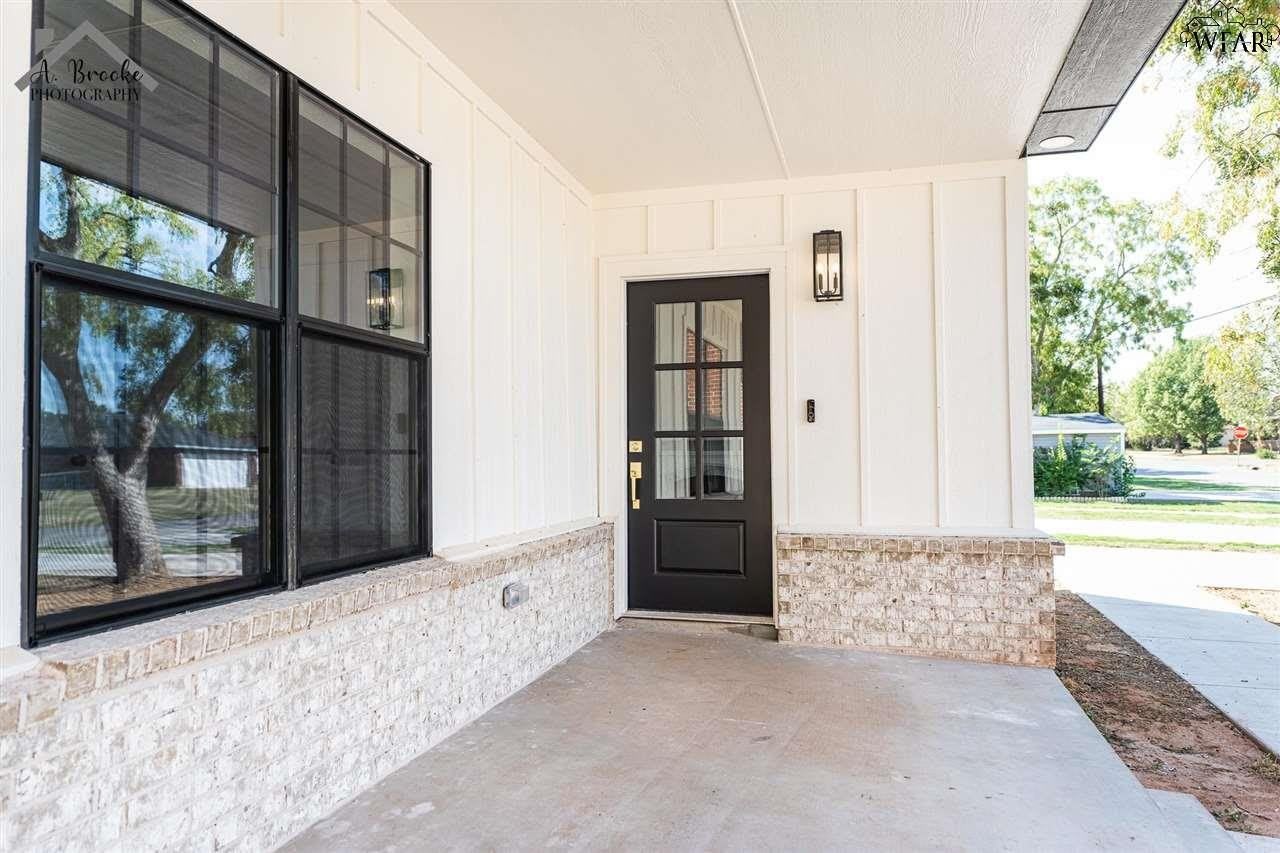 103 W ALDINE STREET – photo 3