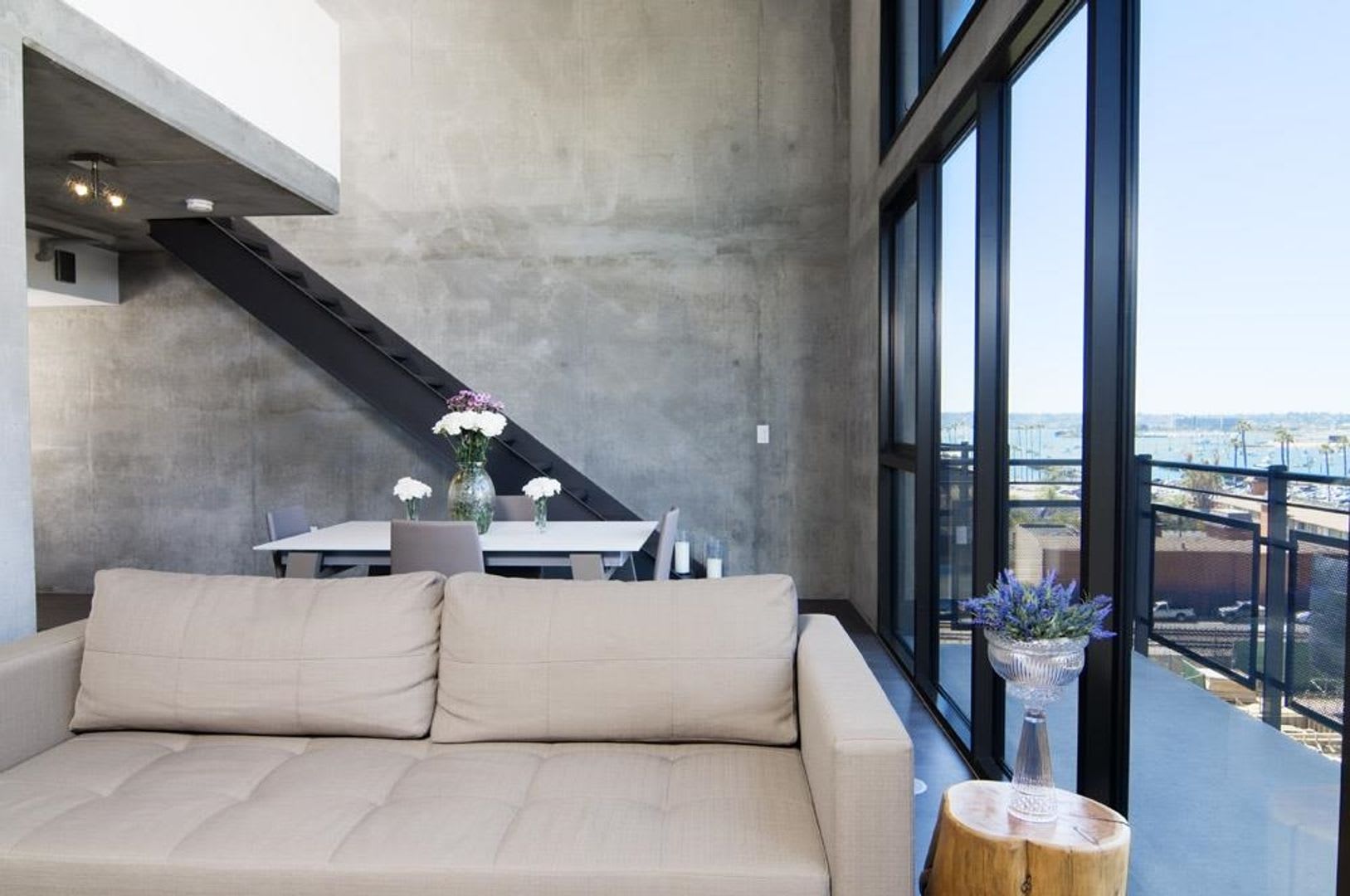 Modern condo in the prestigious DOMA building! – photo 3