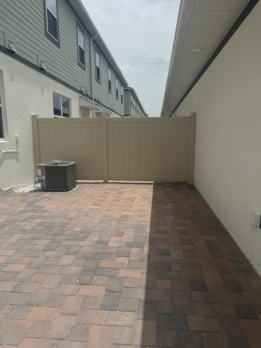 564 Pothos Street – photo 3