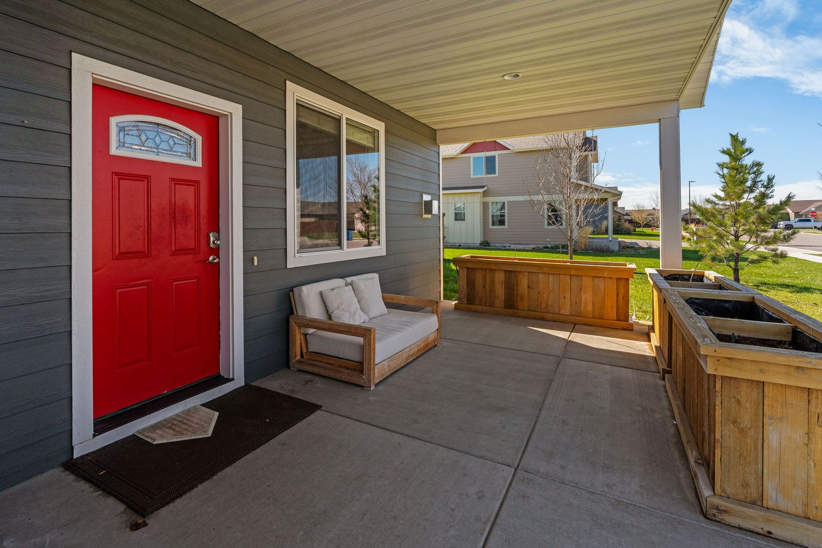 Gorgeous 4 Bedroom Home in Ryen Glenn – photo 4