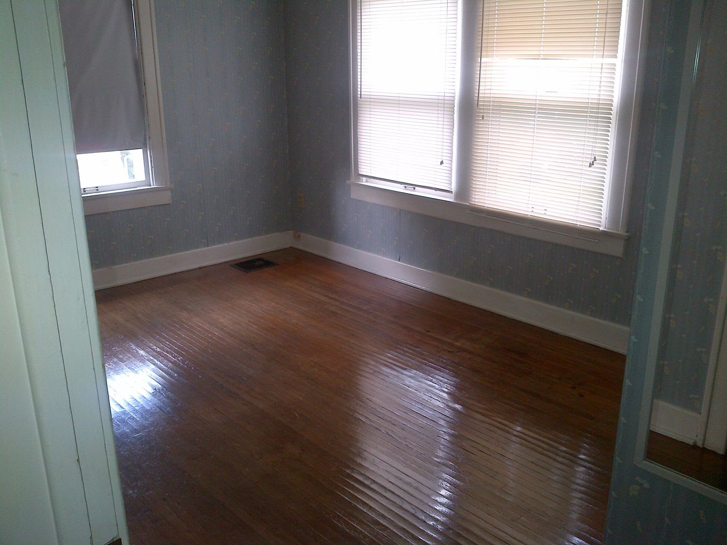 LARGE 5 Bed/2Bath Hoosier-style home close to campus – photo 4