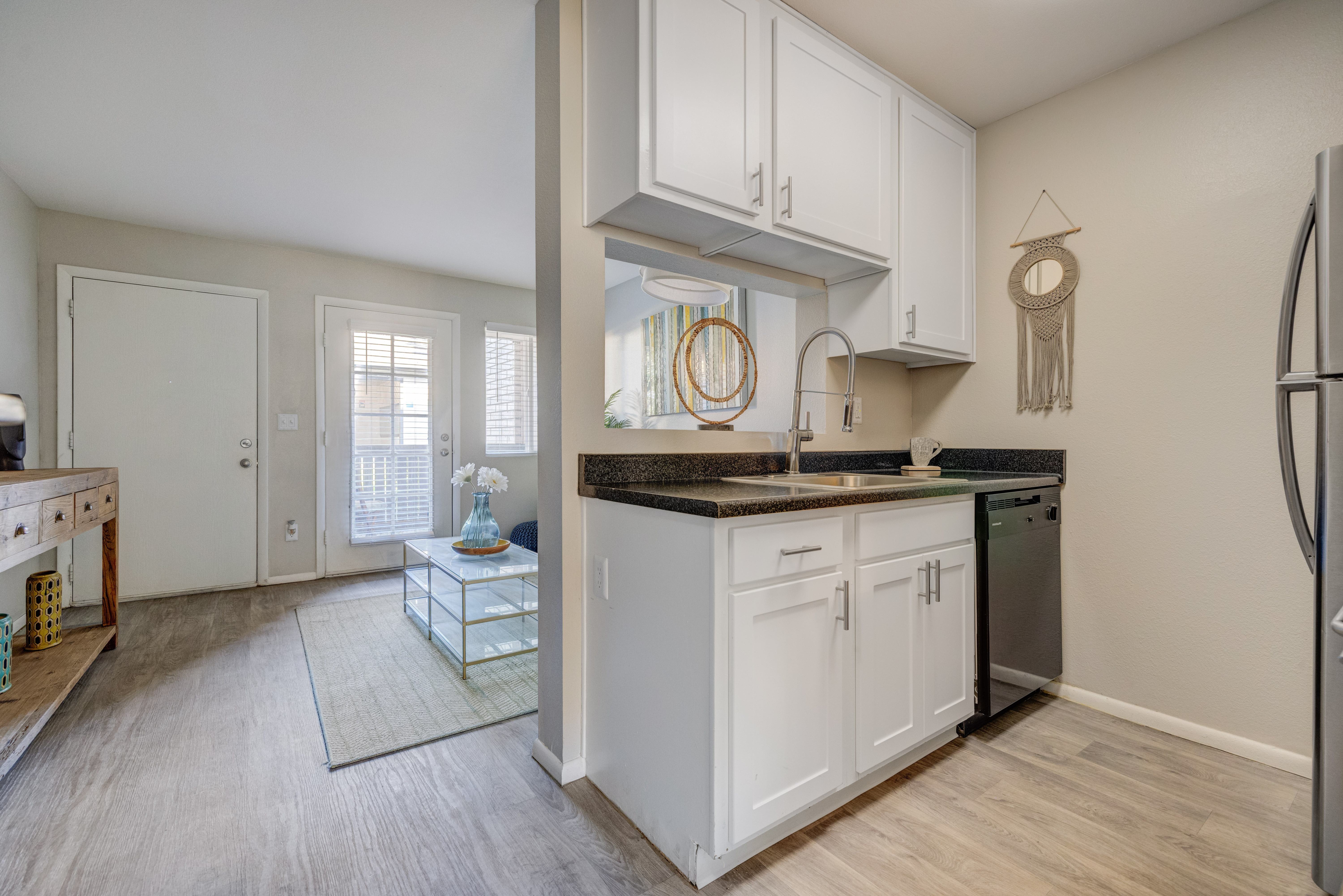 Ashford Apartments – photo 5