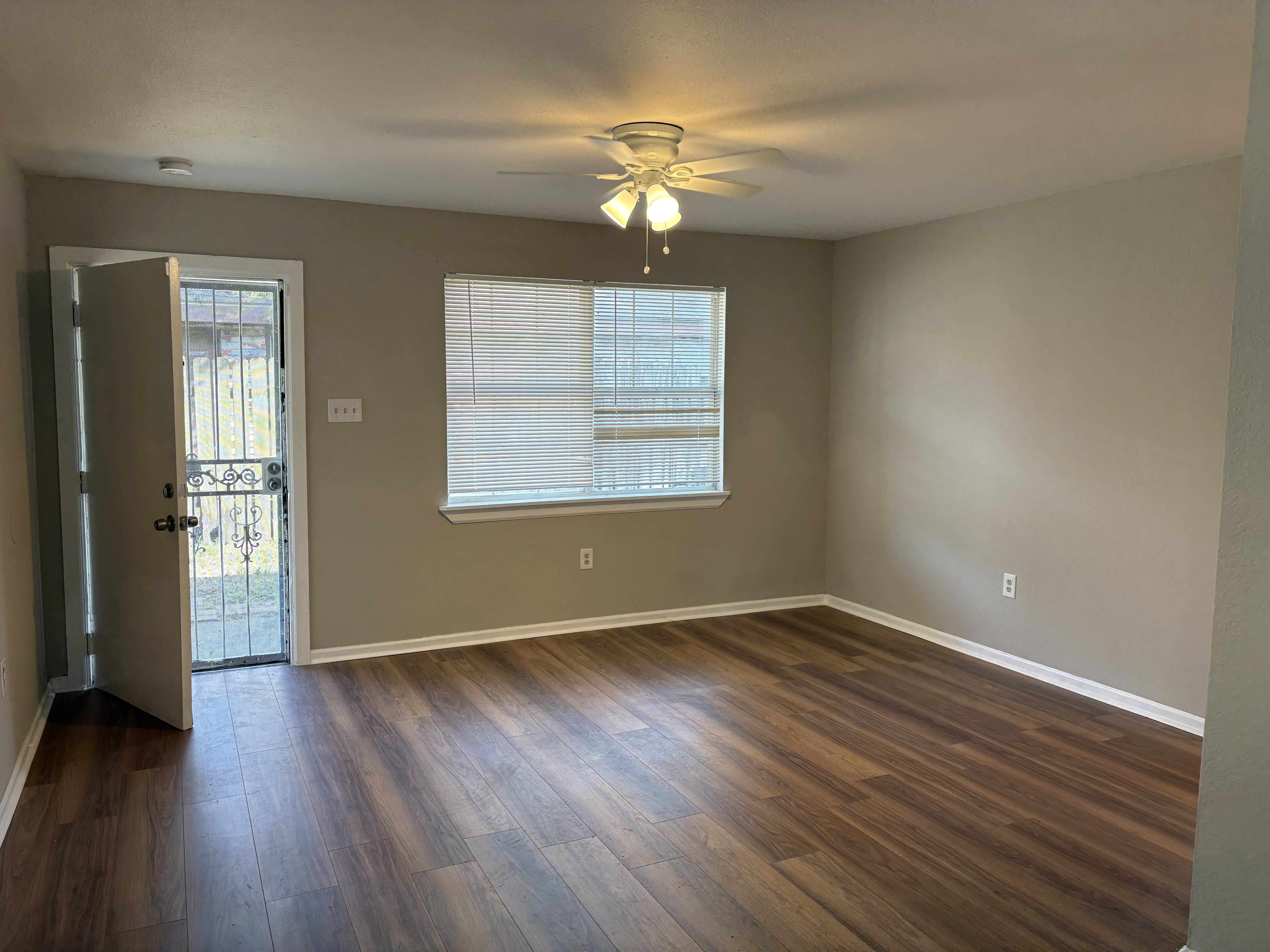 7719 Dorsett Dr – photo 2