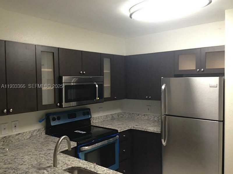 4350 NW 107th Ave – photo 2