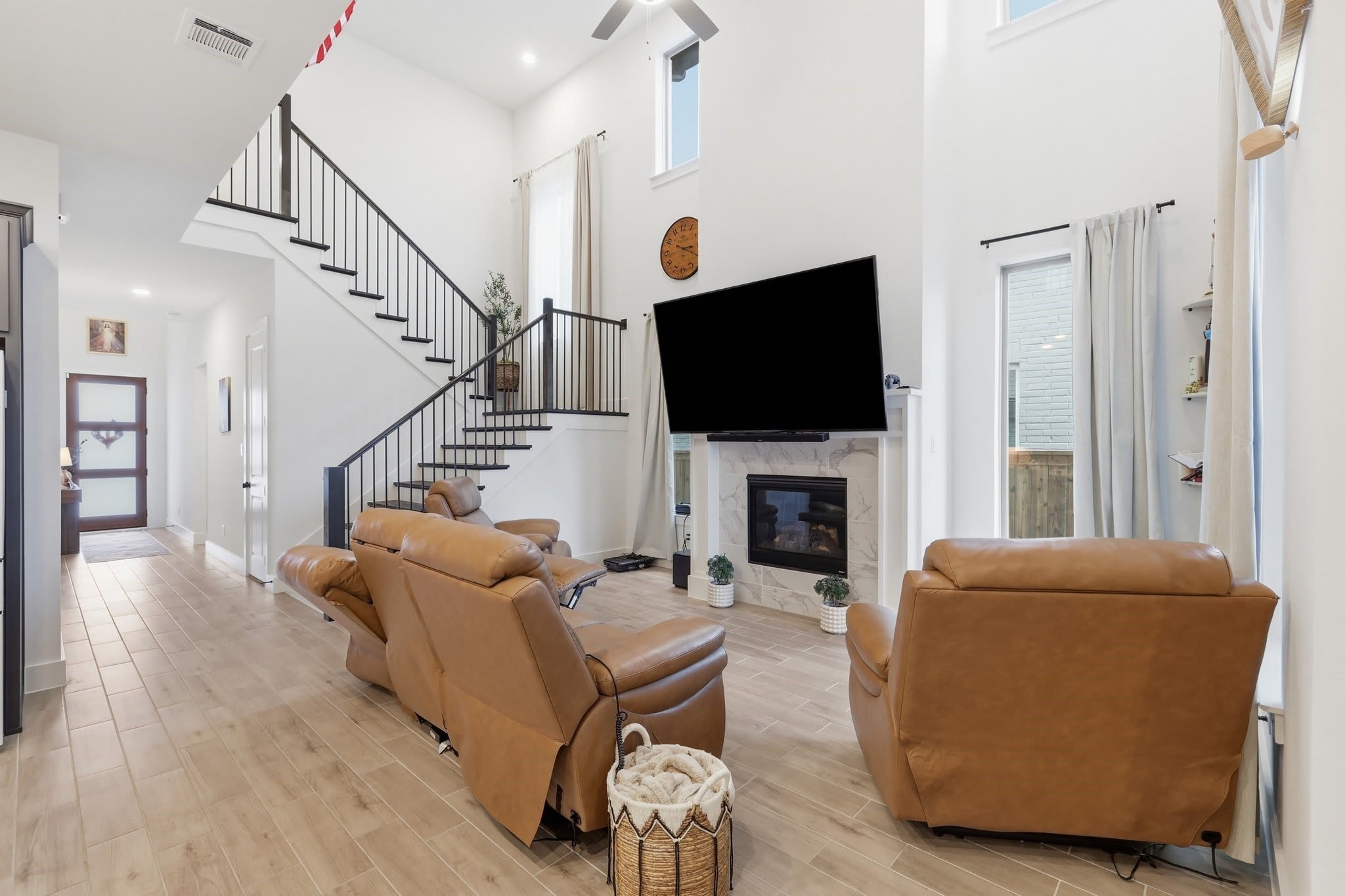 1528 Sandhill Lane – photo 5