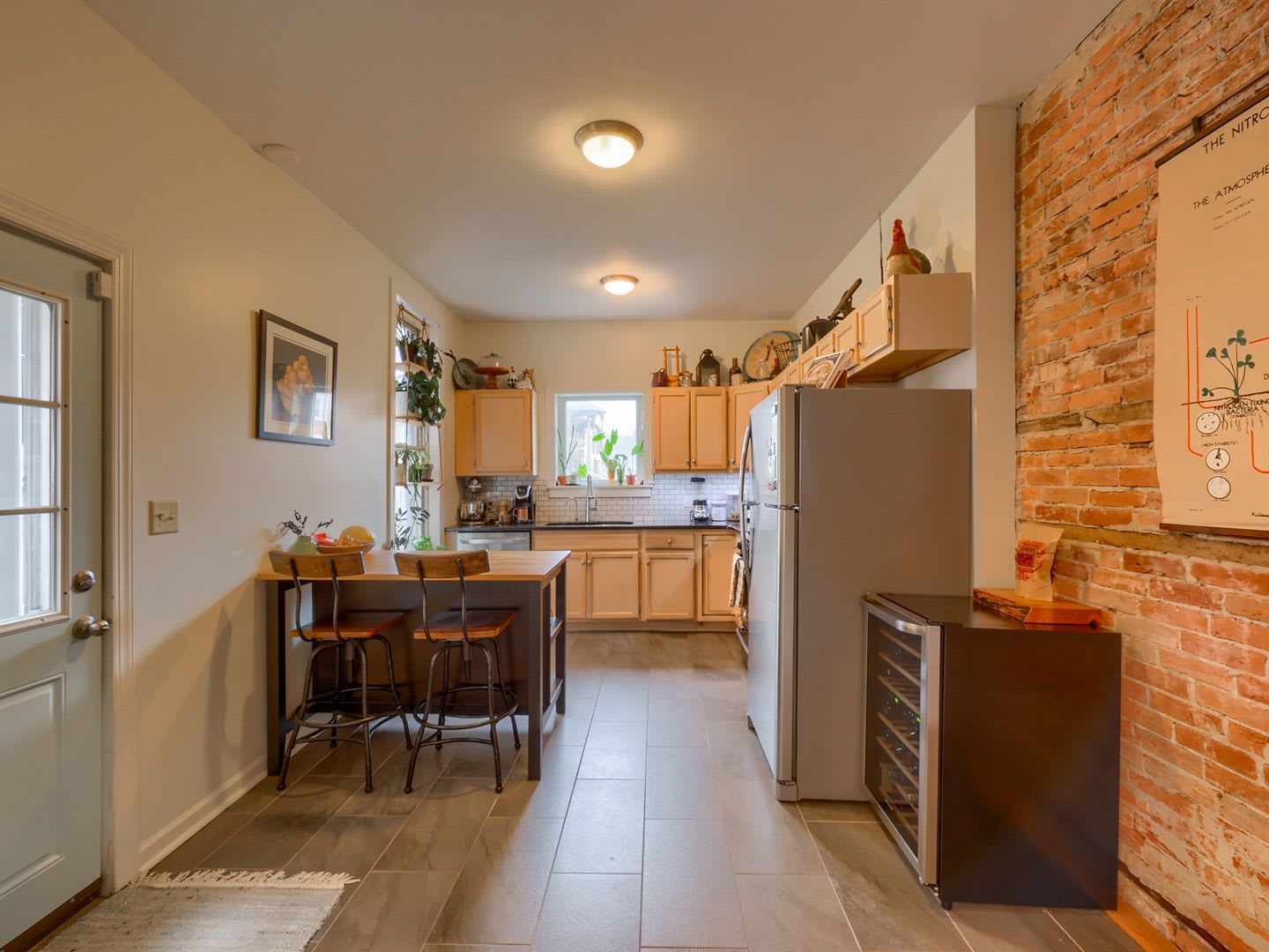 Large 3 Bedroom in Midtown – photo 2
