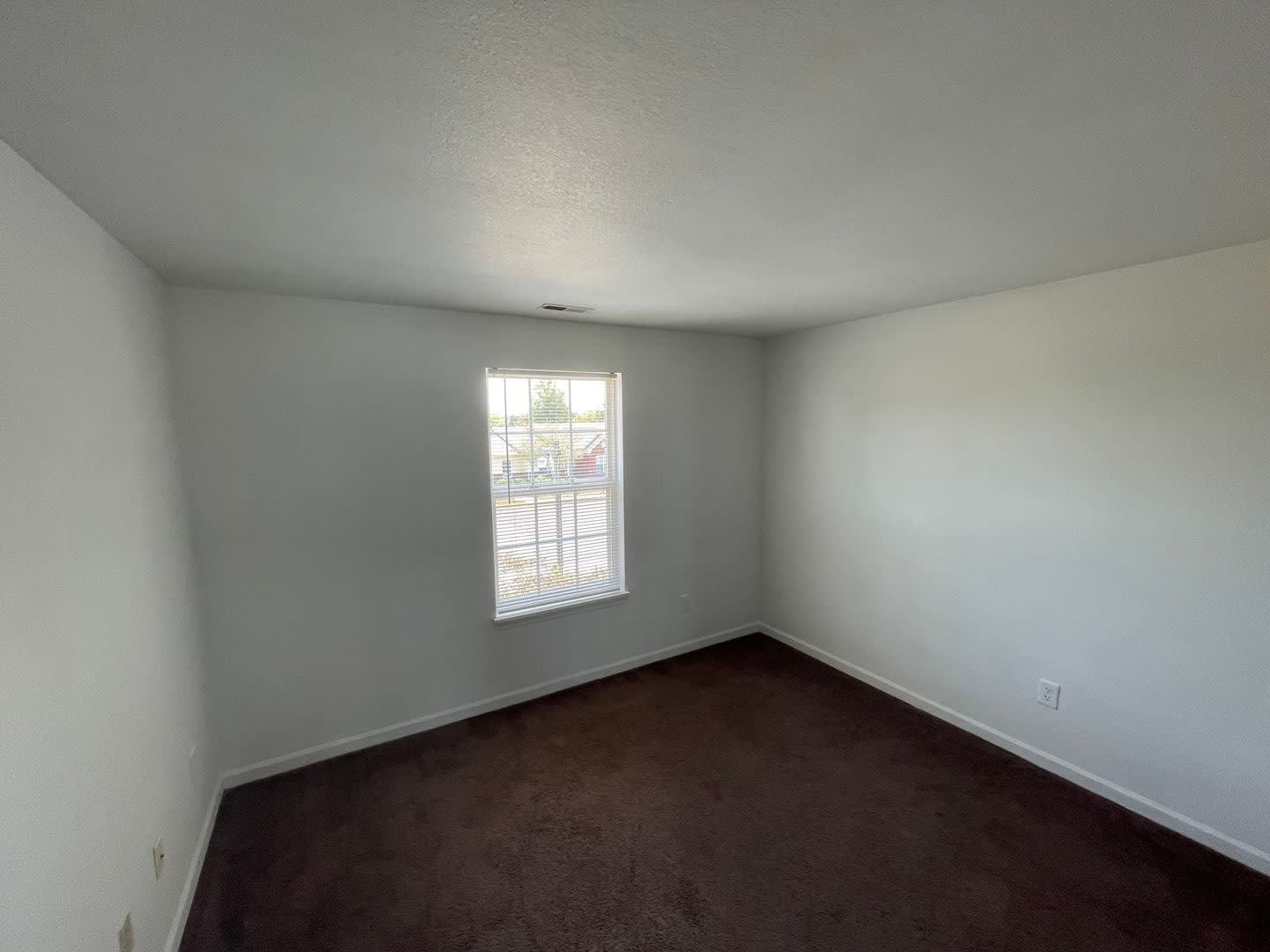 3 Minutes to Honda********** Rent $1249/month*********Peaceful Living – photo 5