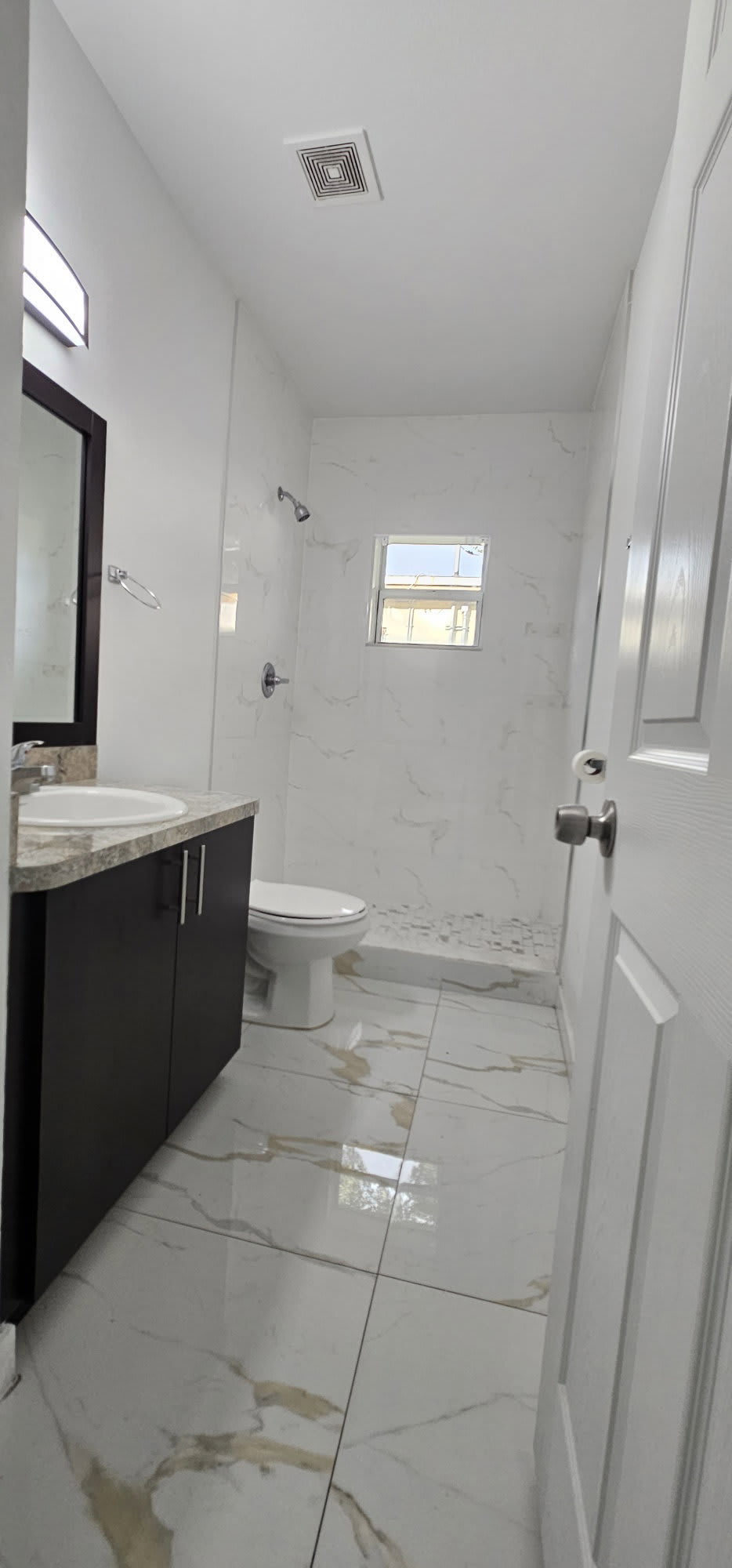 1458 Northeast 147th Street – photo 2