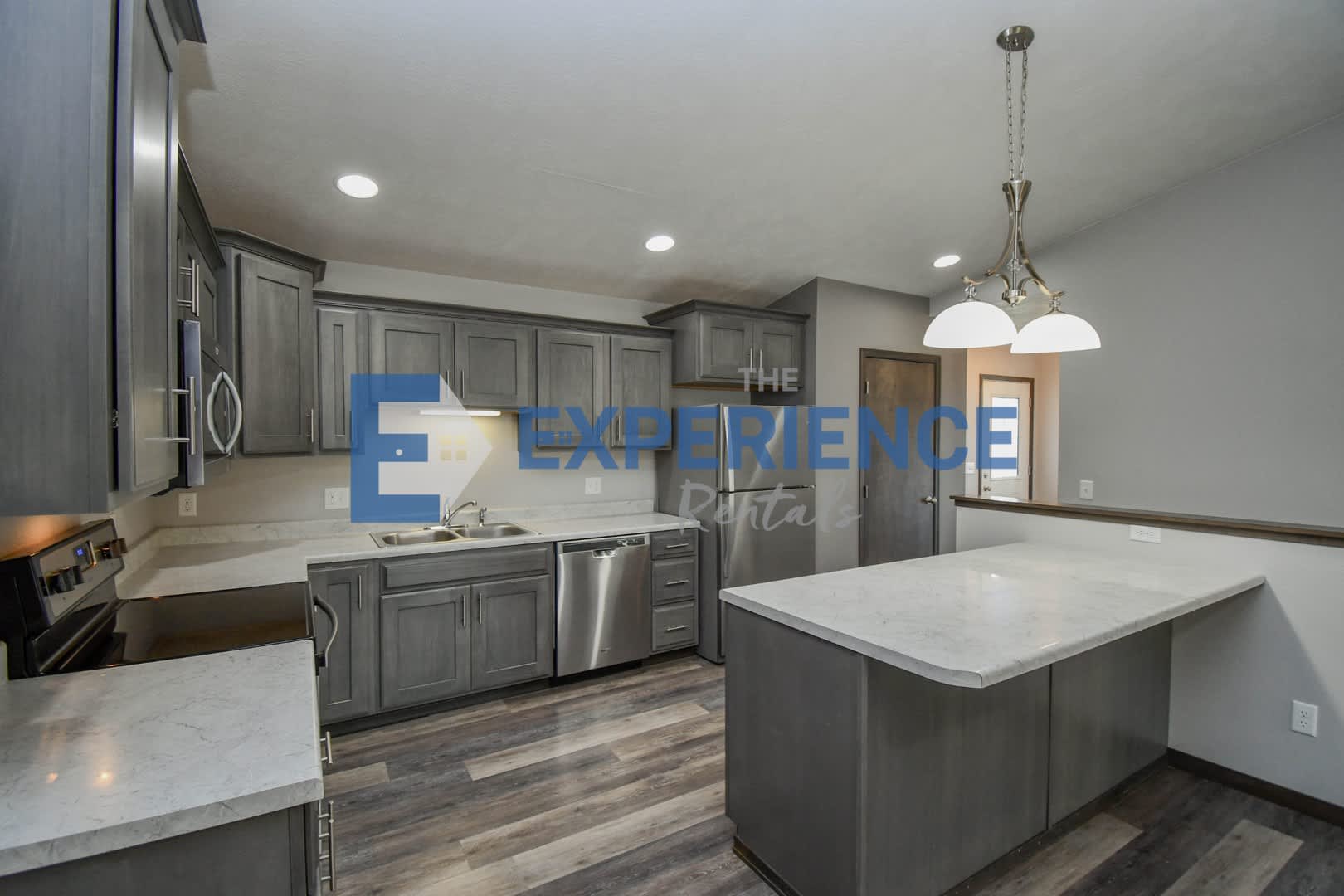 East Sioux Falls 4-Bedroom Townhome – Style, Space & Convenience! – photo 4
