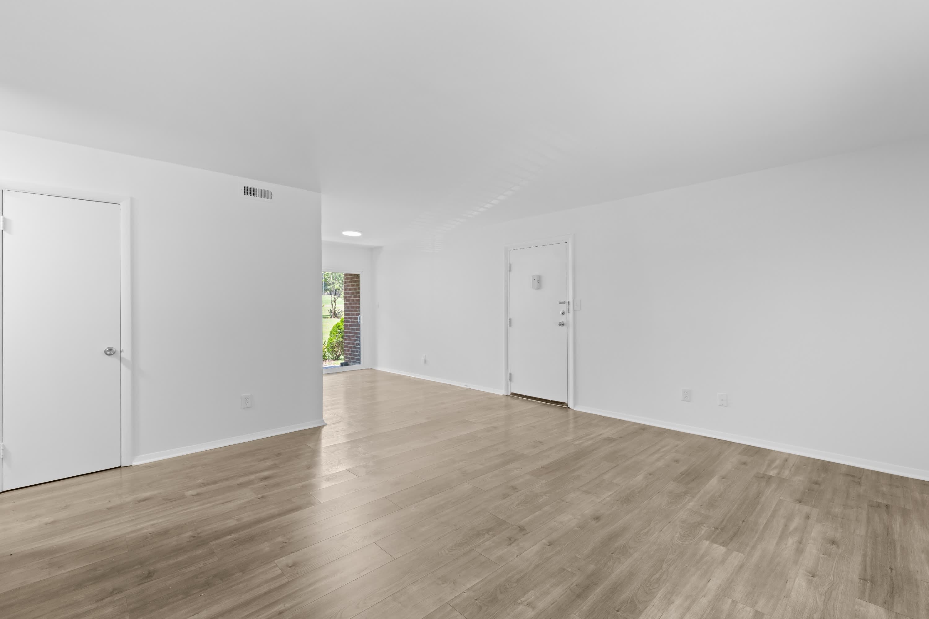 1208 Manassas Court – photo 5