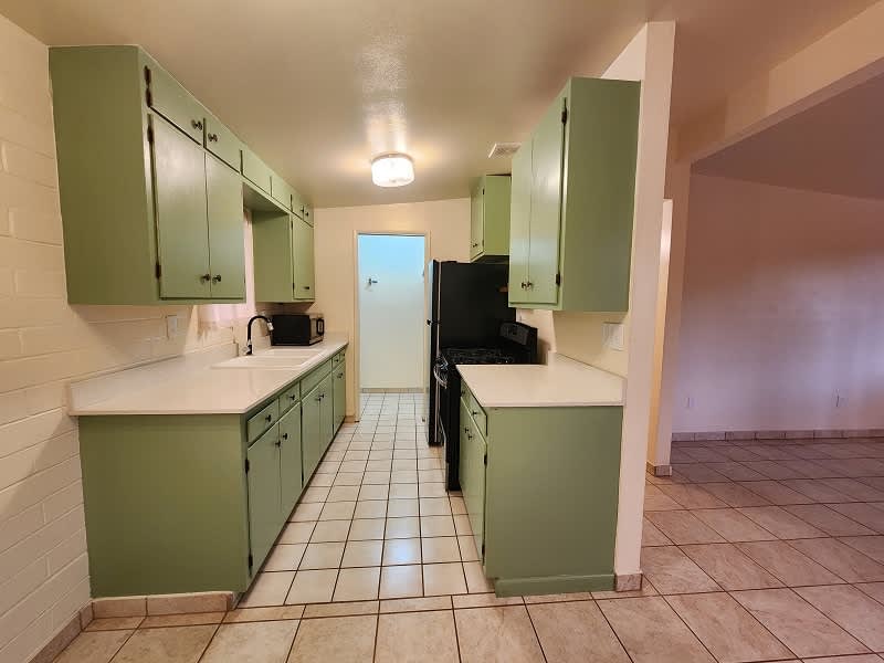 2642 North Santa Rita Avenue – photo 5