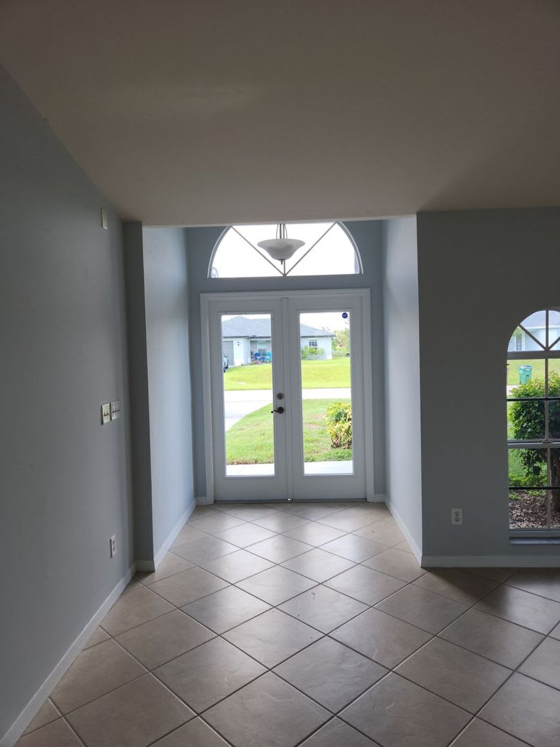 3BR/2BA Single Family House Available – photo 3