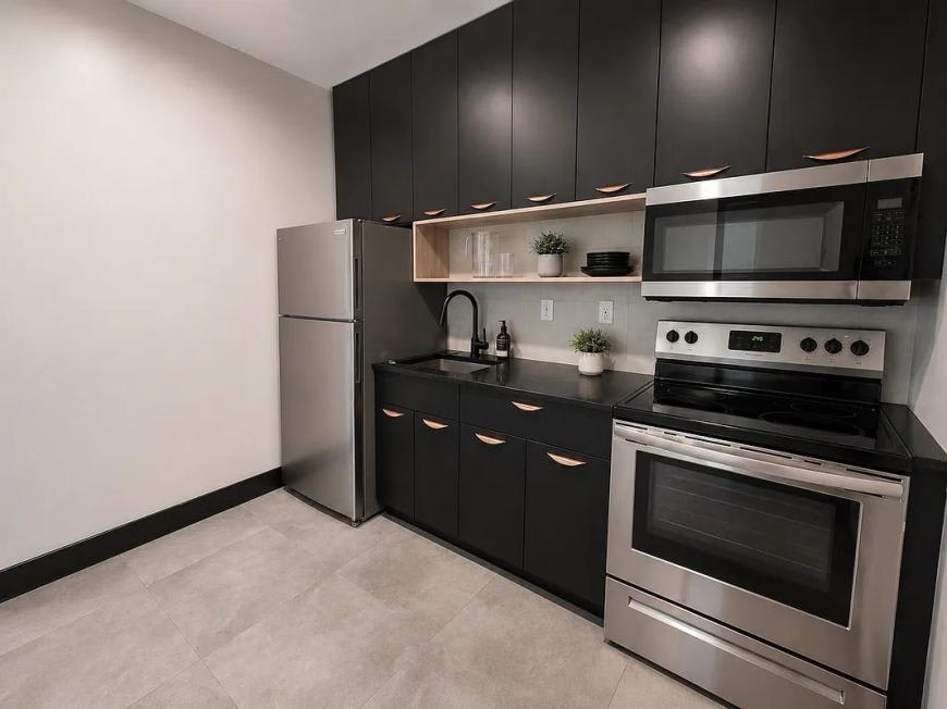 1169 Hoe Avenue – photo 4