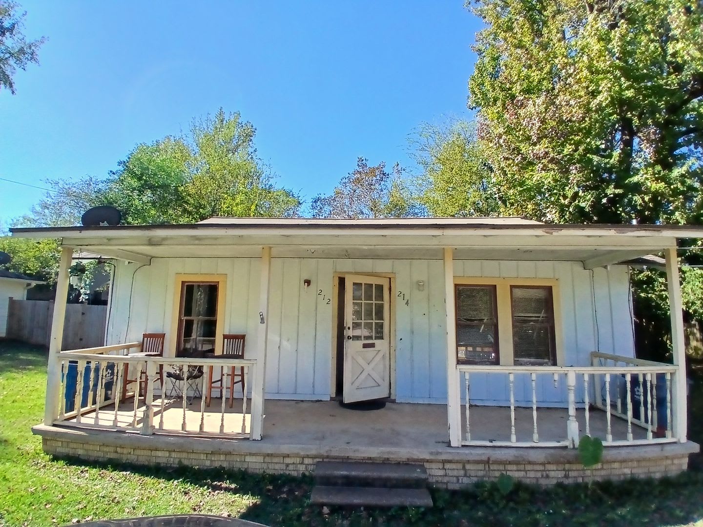 1-bed/1-bath Duplex! – photo 1