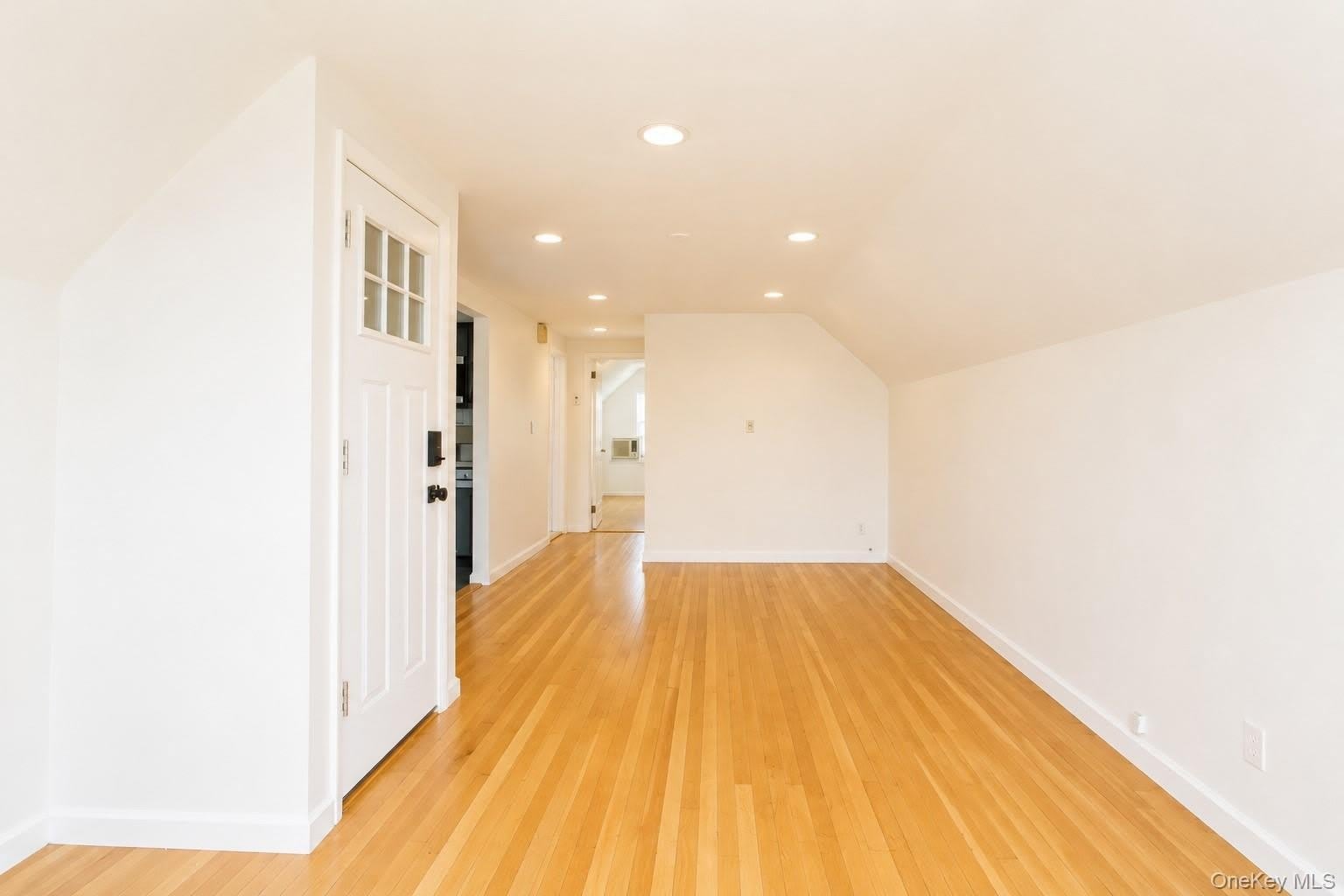 545 E Park Avenue – photo 3