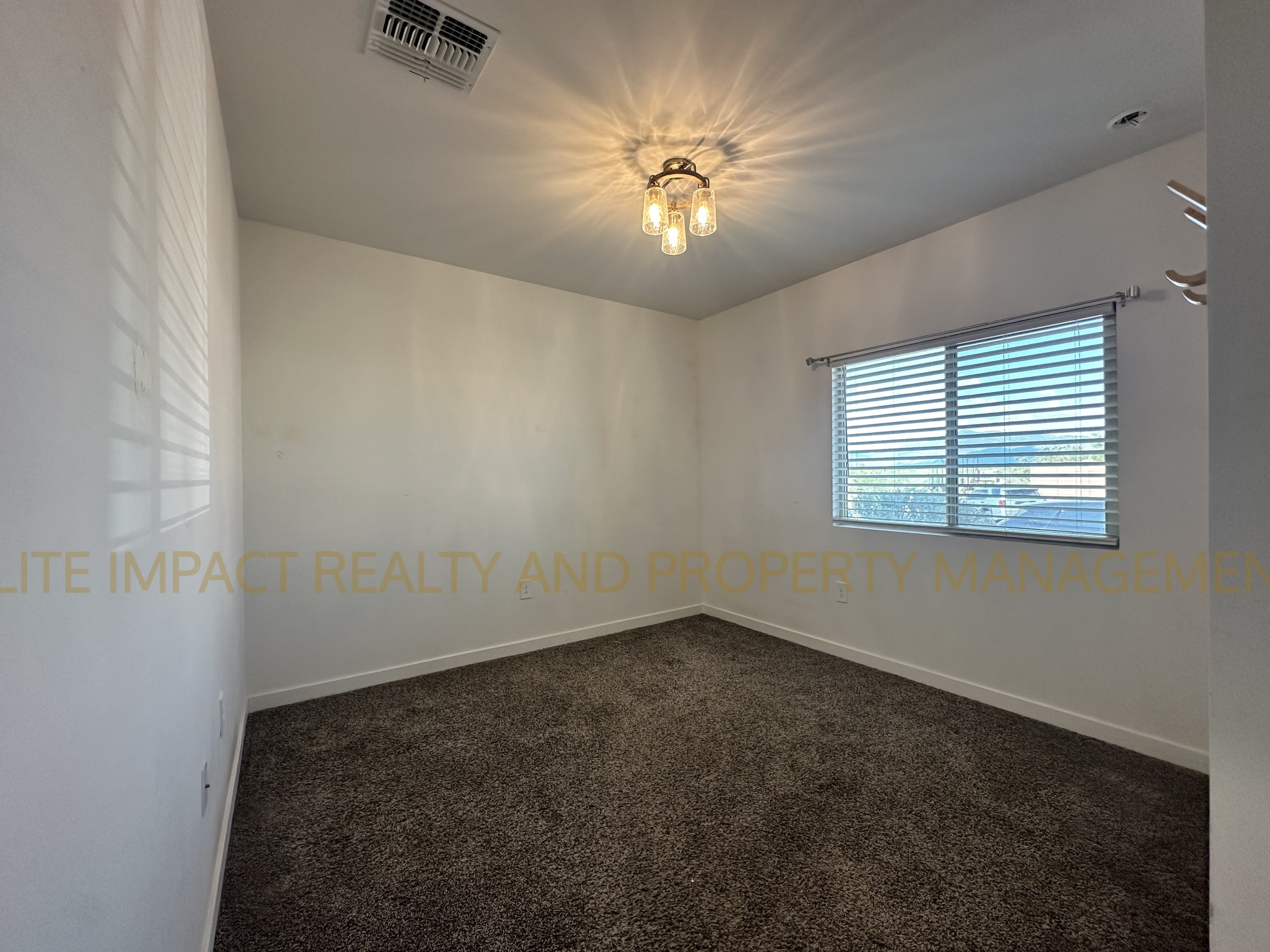 11112 South Weismann Drive – photo 4