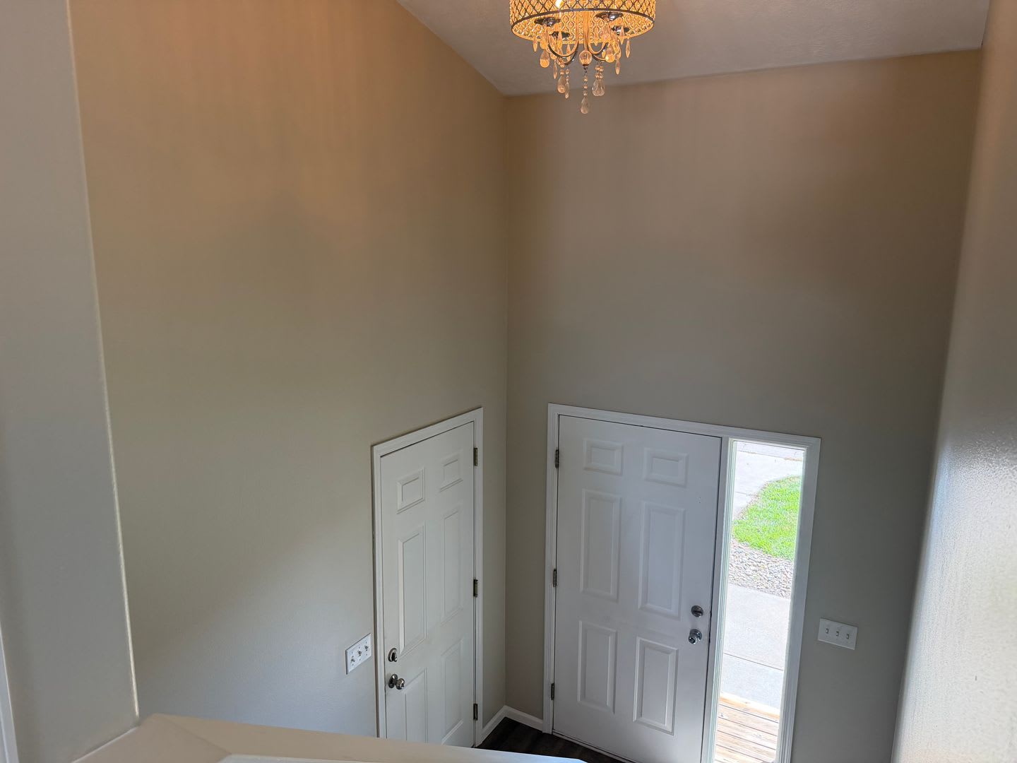 Room To Grow This Spacious Split Foyer Townhouse Delivers 5 Bedrooms 3 Full Baths And A Layout Built For Everyday Living – photo 1