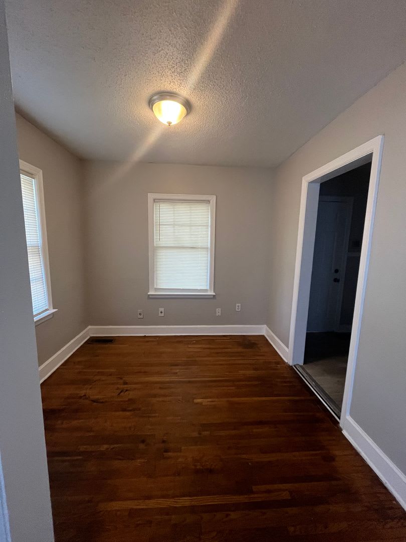 Newly Renovated House on a quiet Street – photo 4