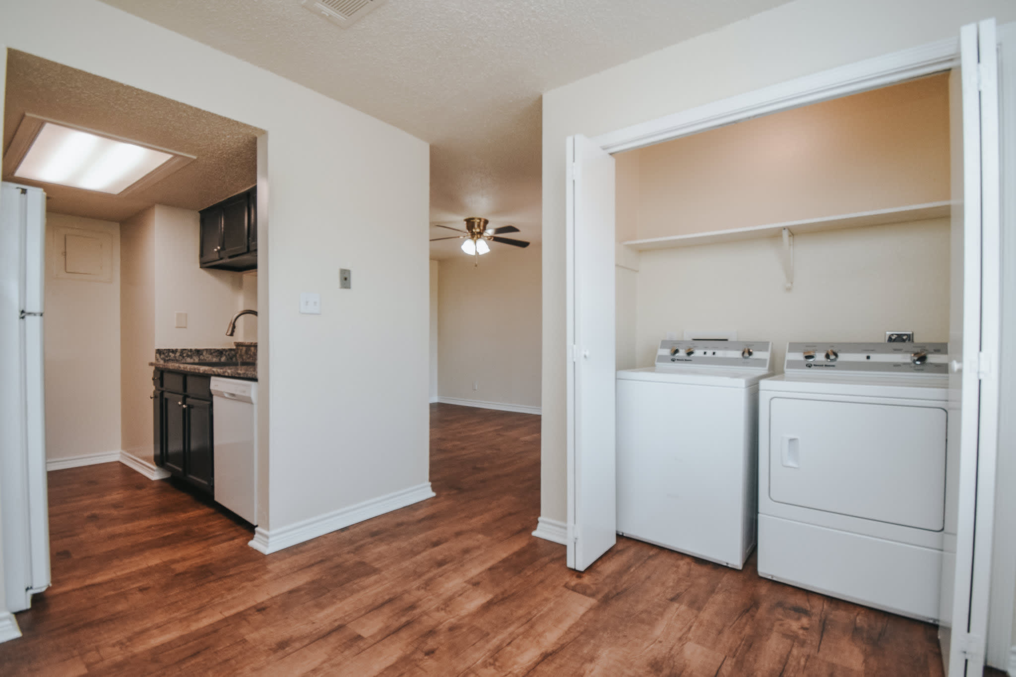 324 Costa Del Oro St – photo 3