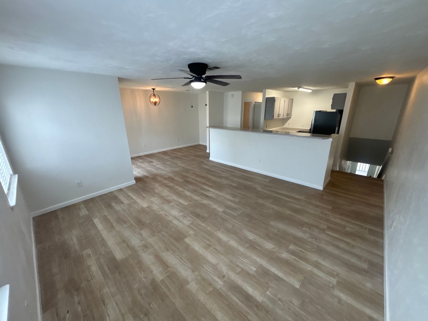 2 Bedroom 2 1/2 bath in the Lakes Townhome Community! Complete Remodel! – photo 4