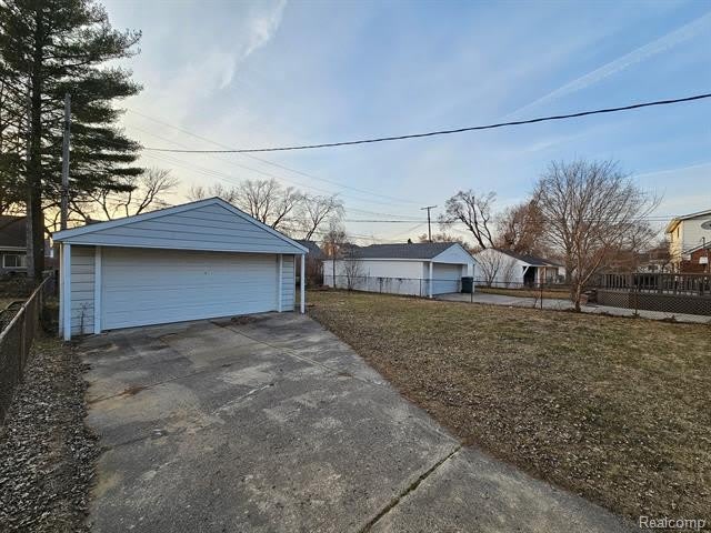 1501 N SILVERY Lane – photo 4