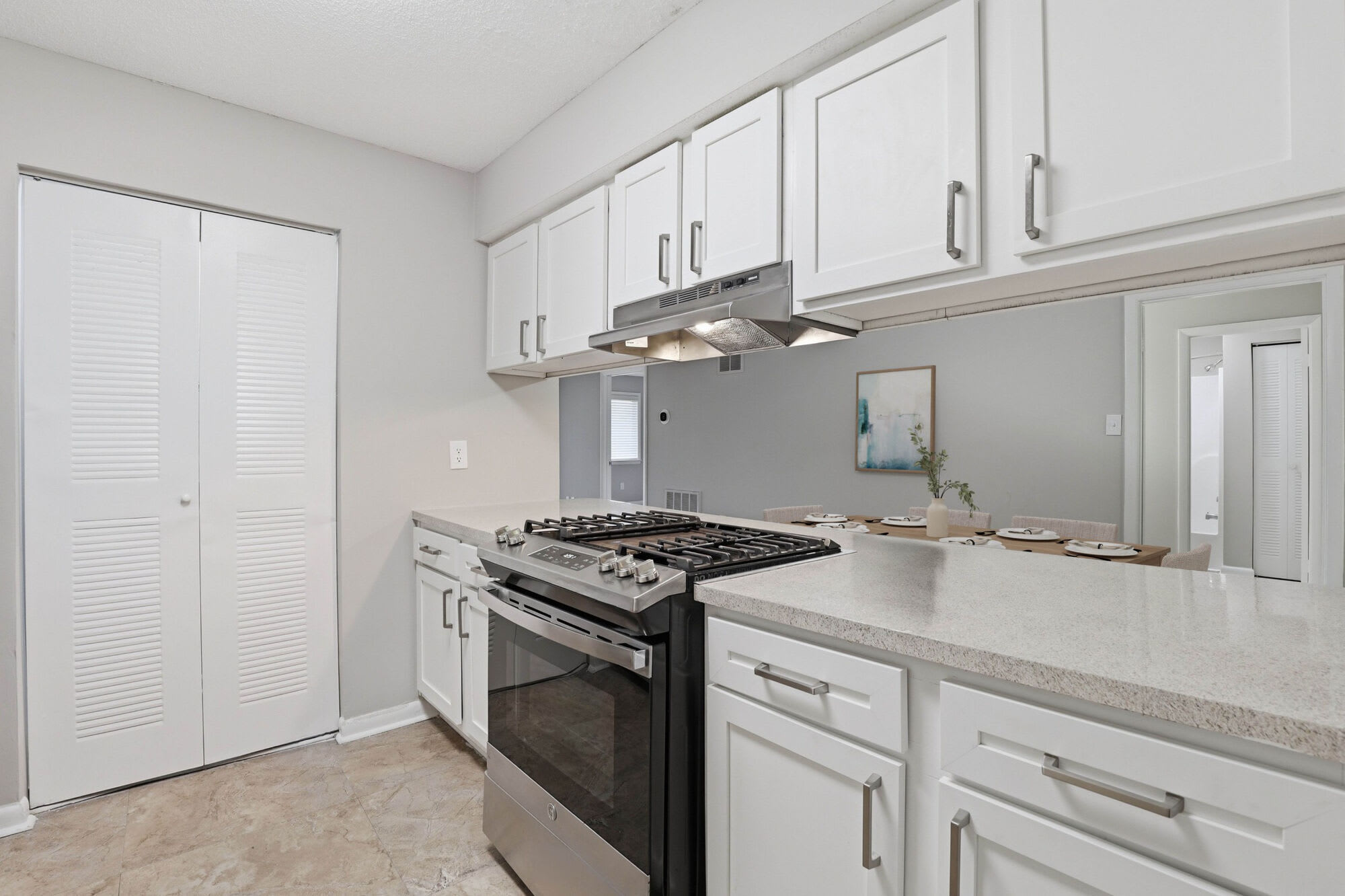 The George Apartments – photo 3
