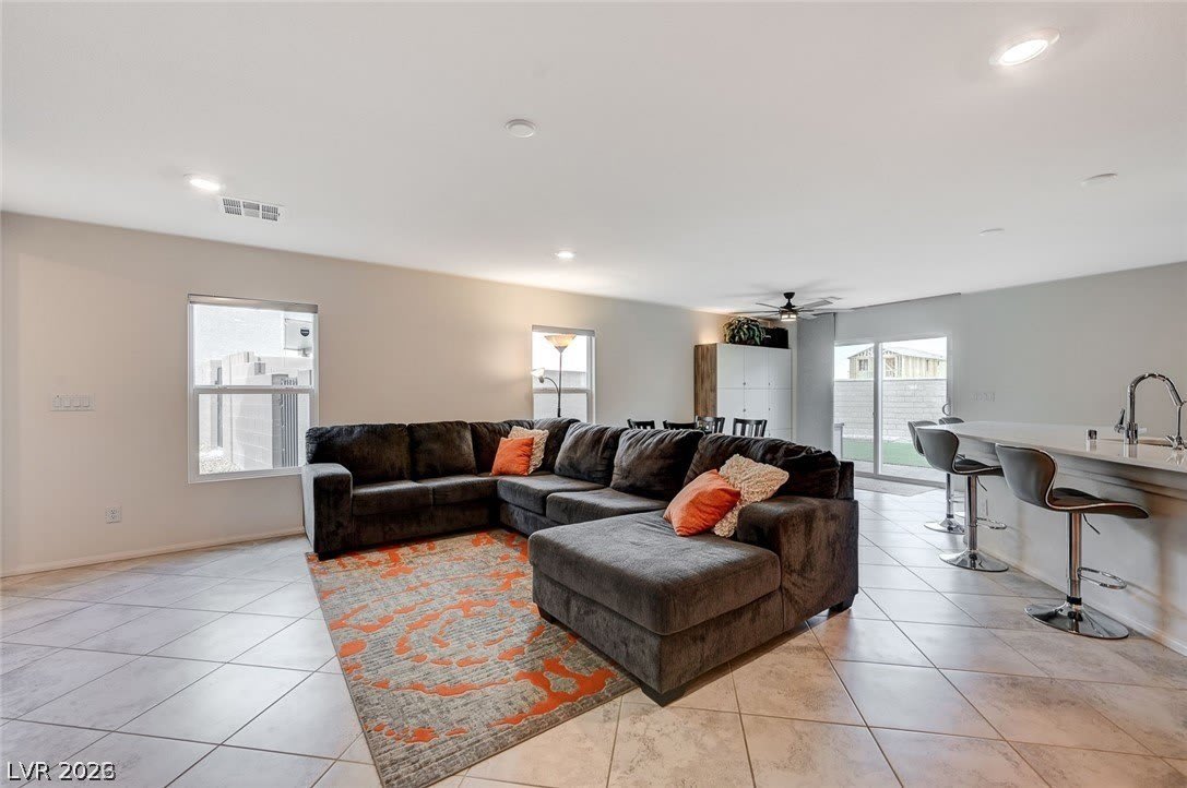 7040 Fossil Lake Street – photo 4