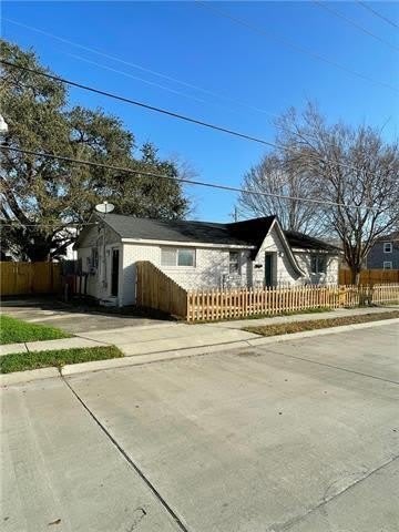 1535 HARRISON Avenue – photo 3