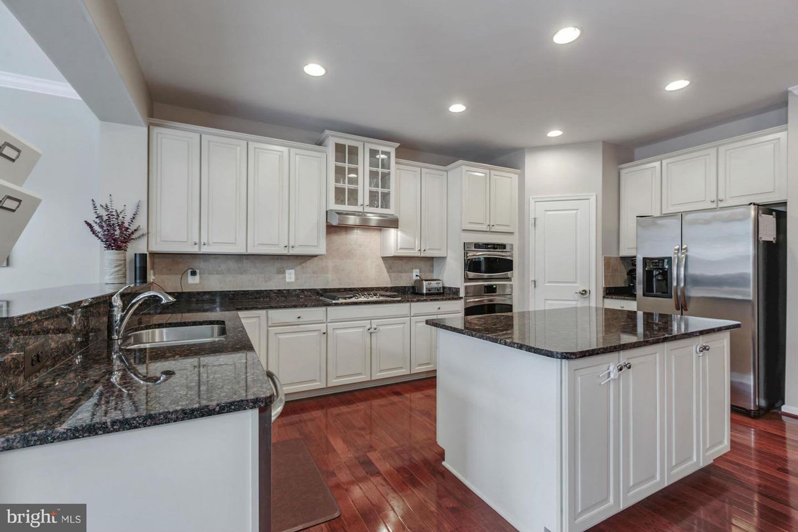 Beautiful 3BR Townhome Available – photo 5