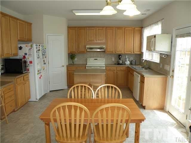 5413 Glorietta Circle – photo 2