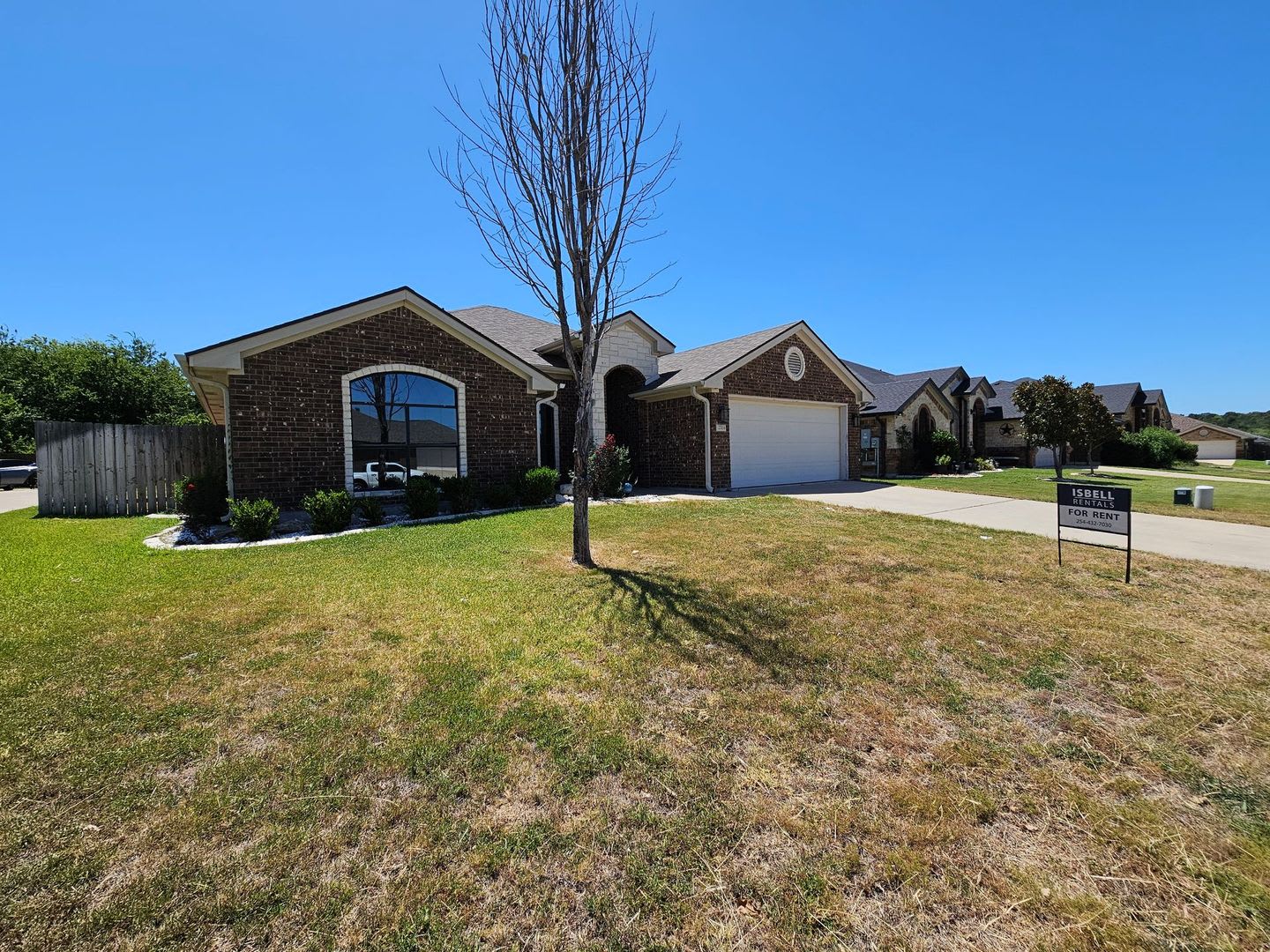 RENT REDUCTION & AVAILABLE FOR MOVE-IN NOW! – photo 2