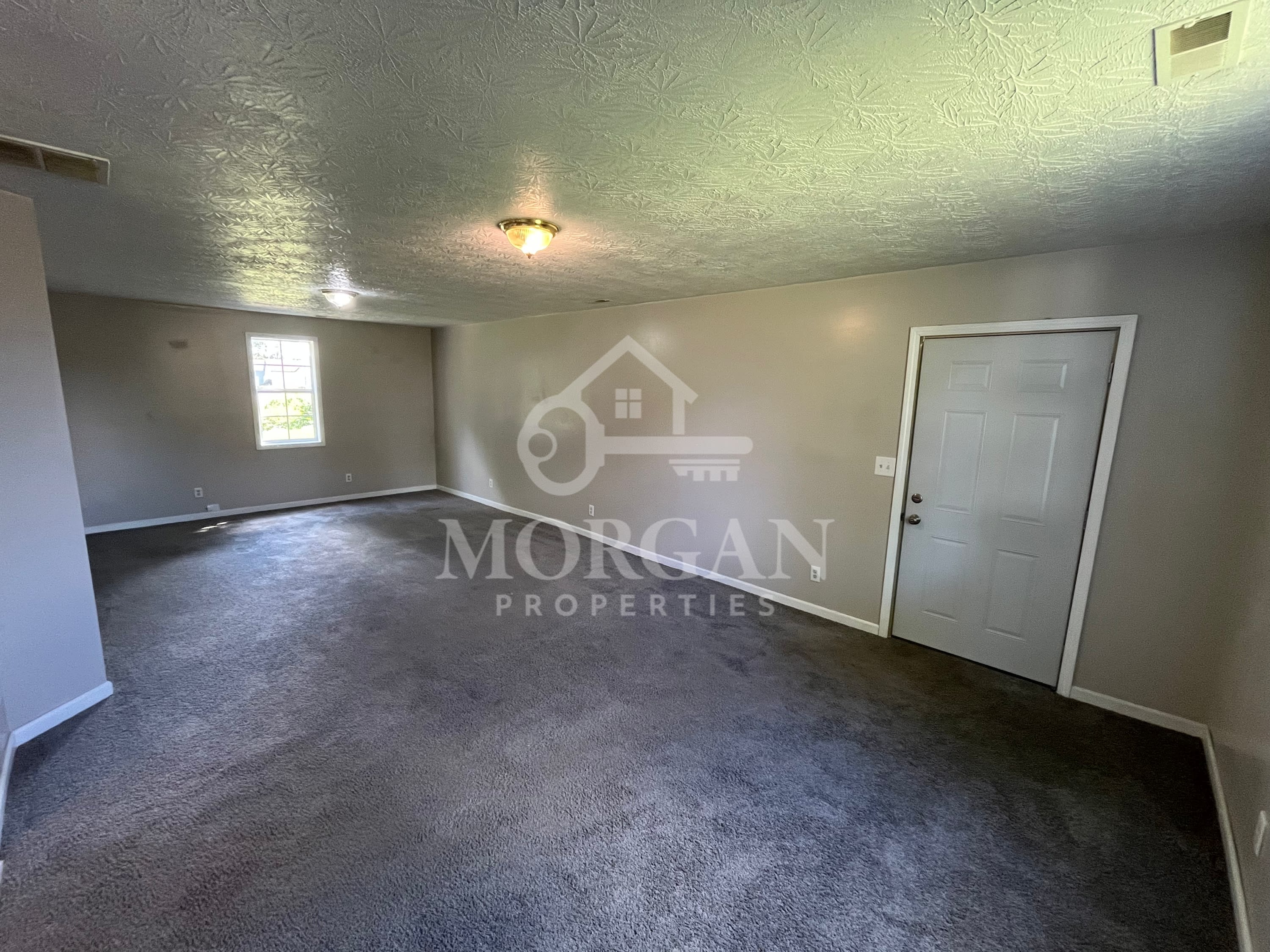 1112 East 8Th Street – photo 2