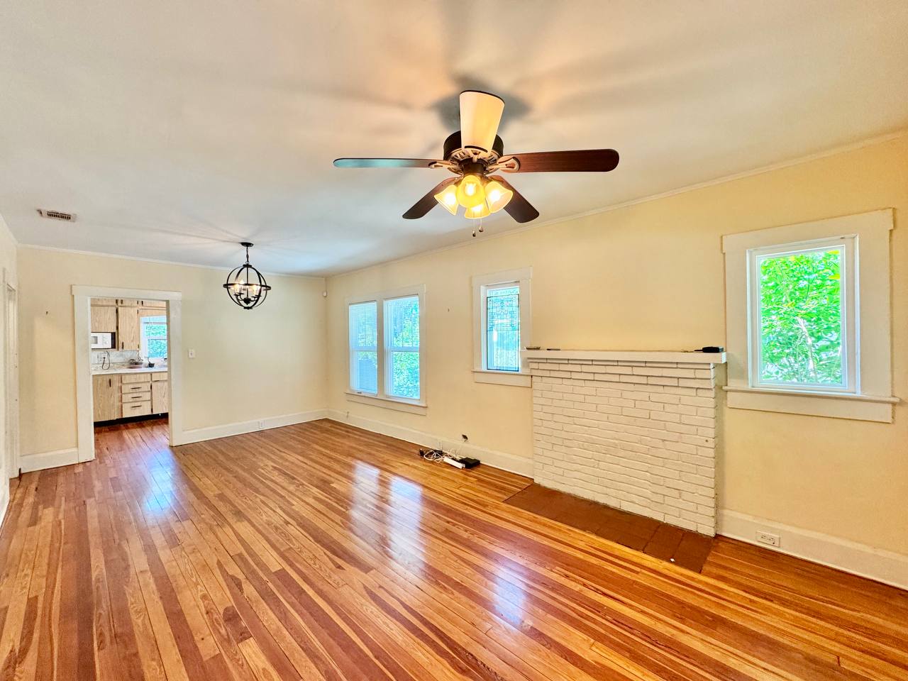 1215 E Mohawk Ave – photo 2