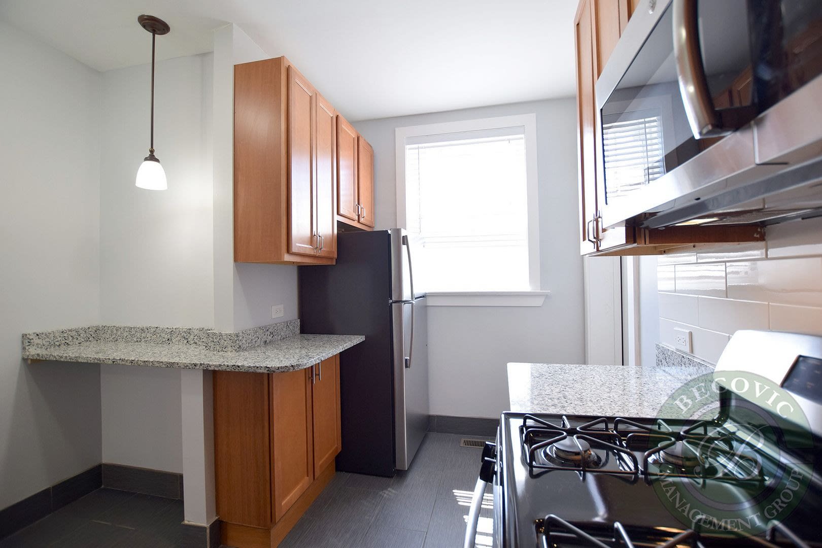 1110 W Glenlake Ave – photo 1