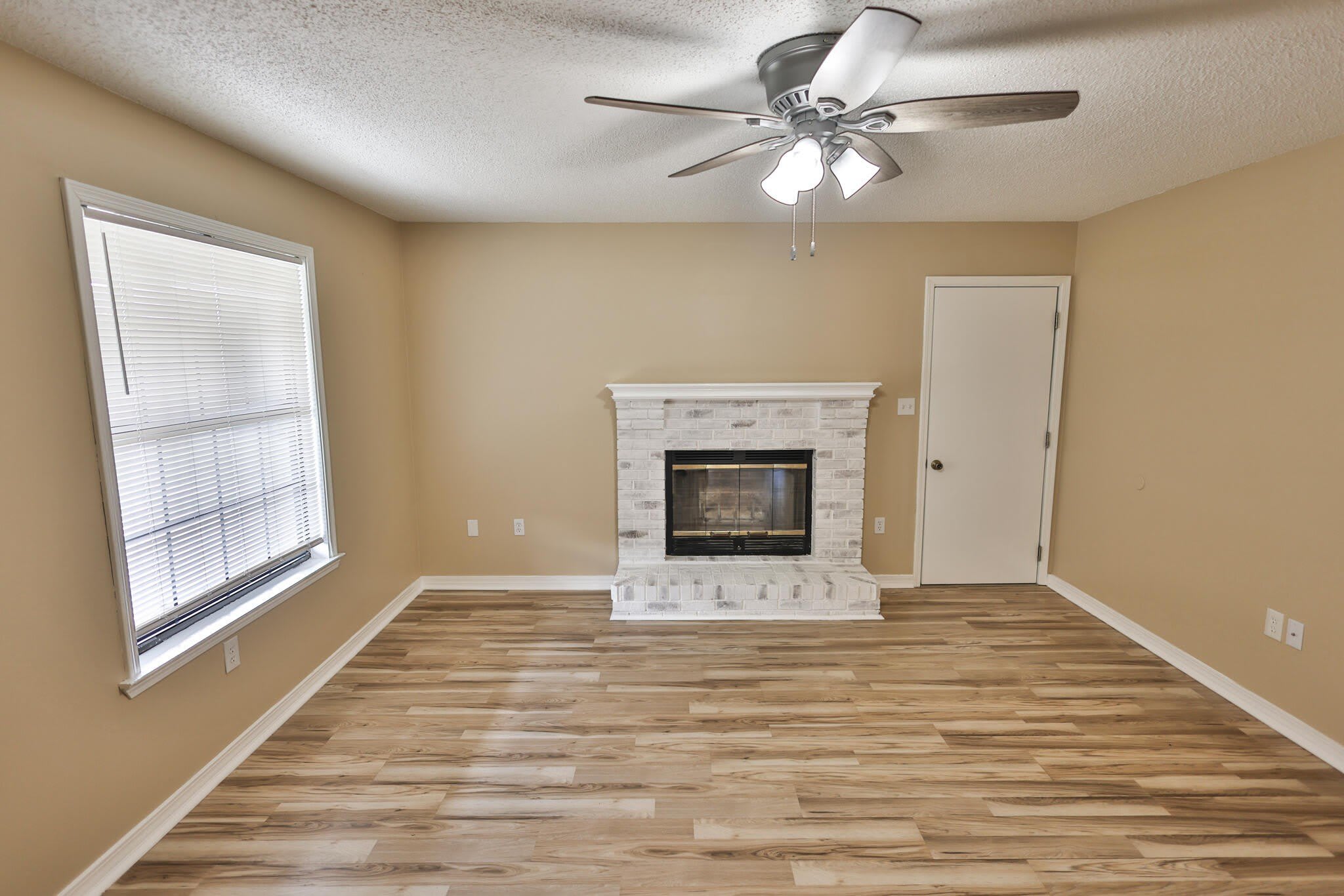 213 W Walker Circle – photo 2