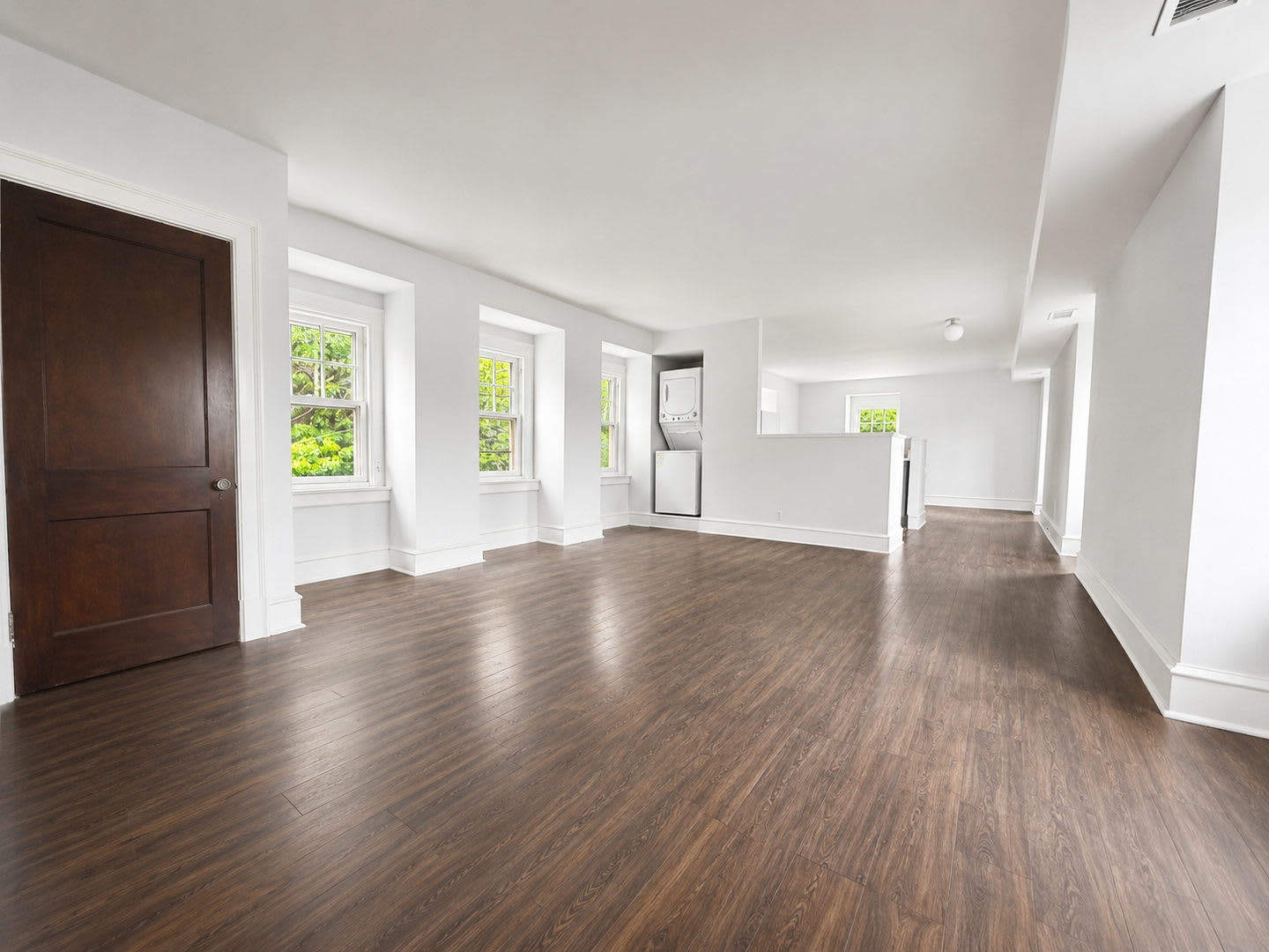 186 W Queen Lane – photo 4