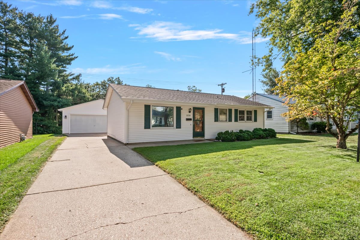 1326 Johnson Lane – photo 1
