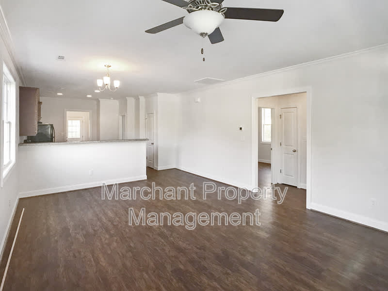 180 Floyd Street – photo 5